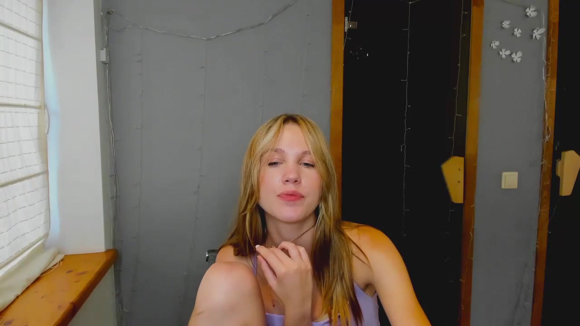 Gallery image thumbnail from Kate_Lewiss's myfreecams stream on, 08/08/2024, 10:20 image 14 of 20