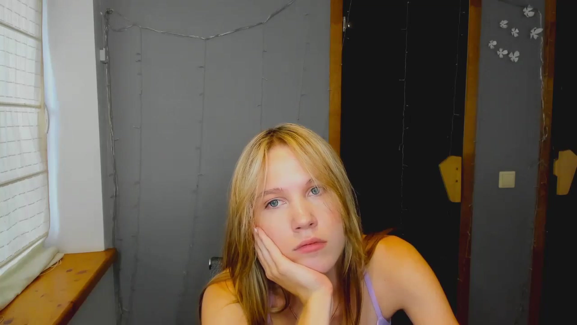 Gallery image thumbnail from Kate_Lewiss's myfreecams stream on, 08/08/2024, 11:02 image 6 of 20