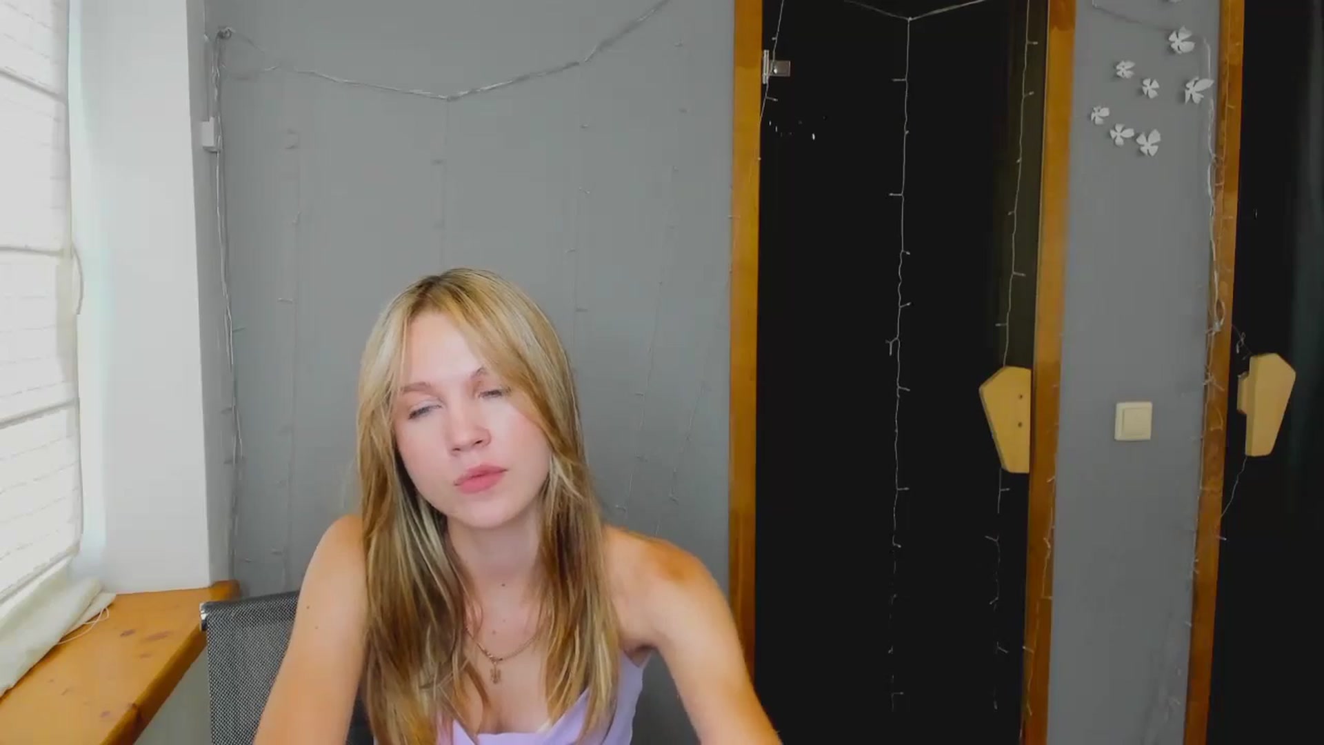 Gallery image thumbnail from Kate_Lewiss's myfreecams stream on, 08/08/2024, 11:02 image 19 of 20