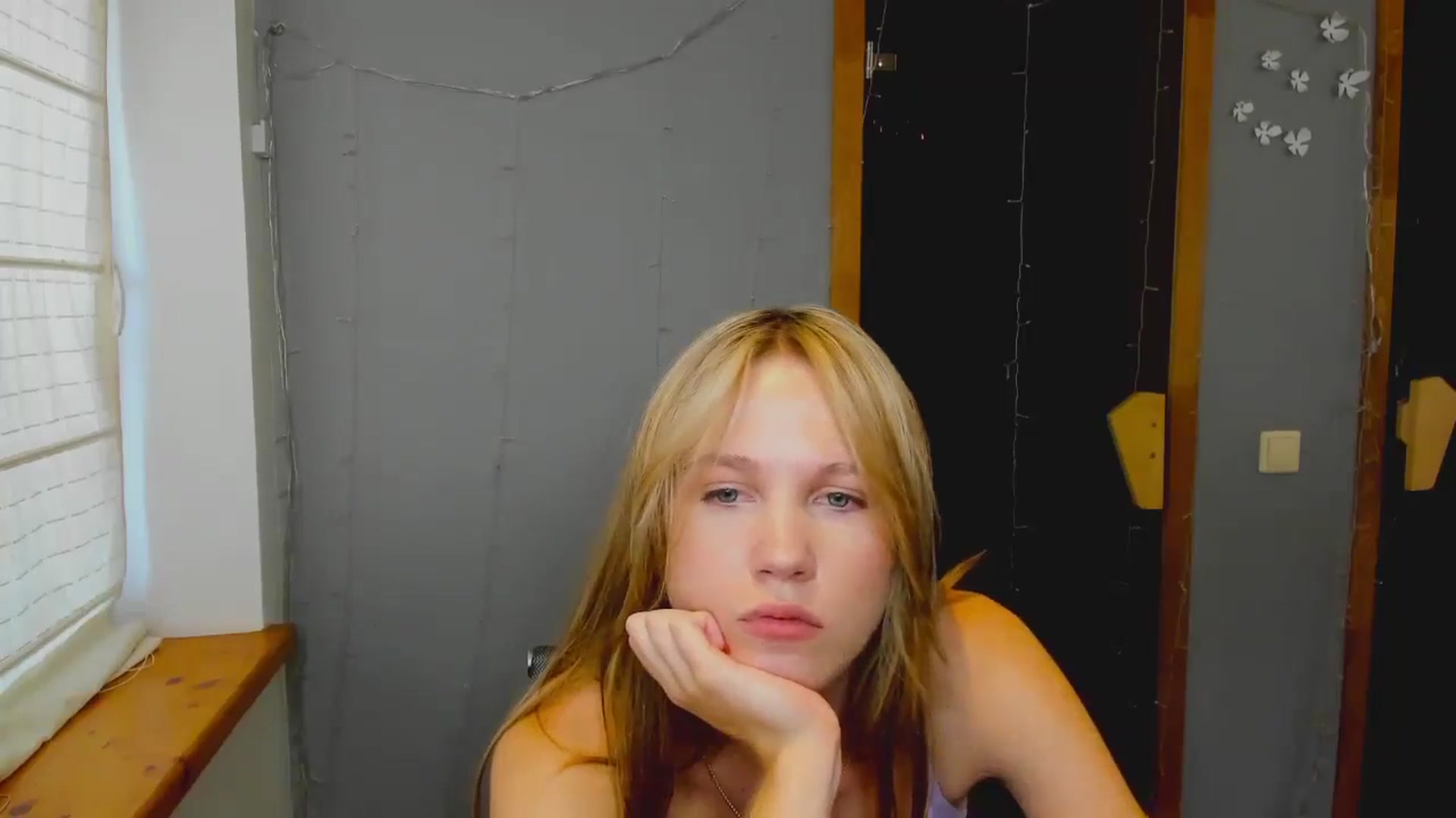Gallery image thumbnail from Kate_Lewiss's myfreecams stream on, 08/08/2024, 11:02 image 7 of 20