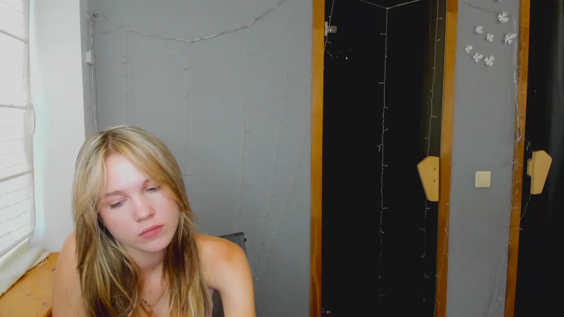 Gallery image thumbnail from Kate_Lewiss's myfreecams stream on, 08/08/2024, 11:02 image 14 of 20