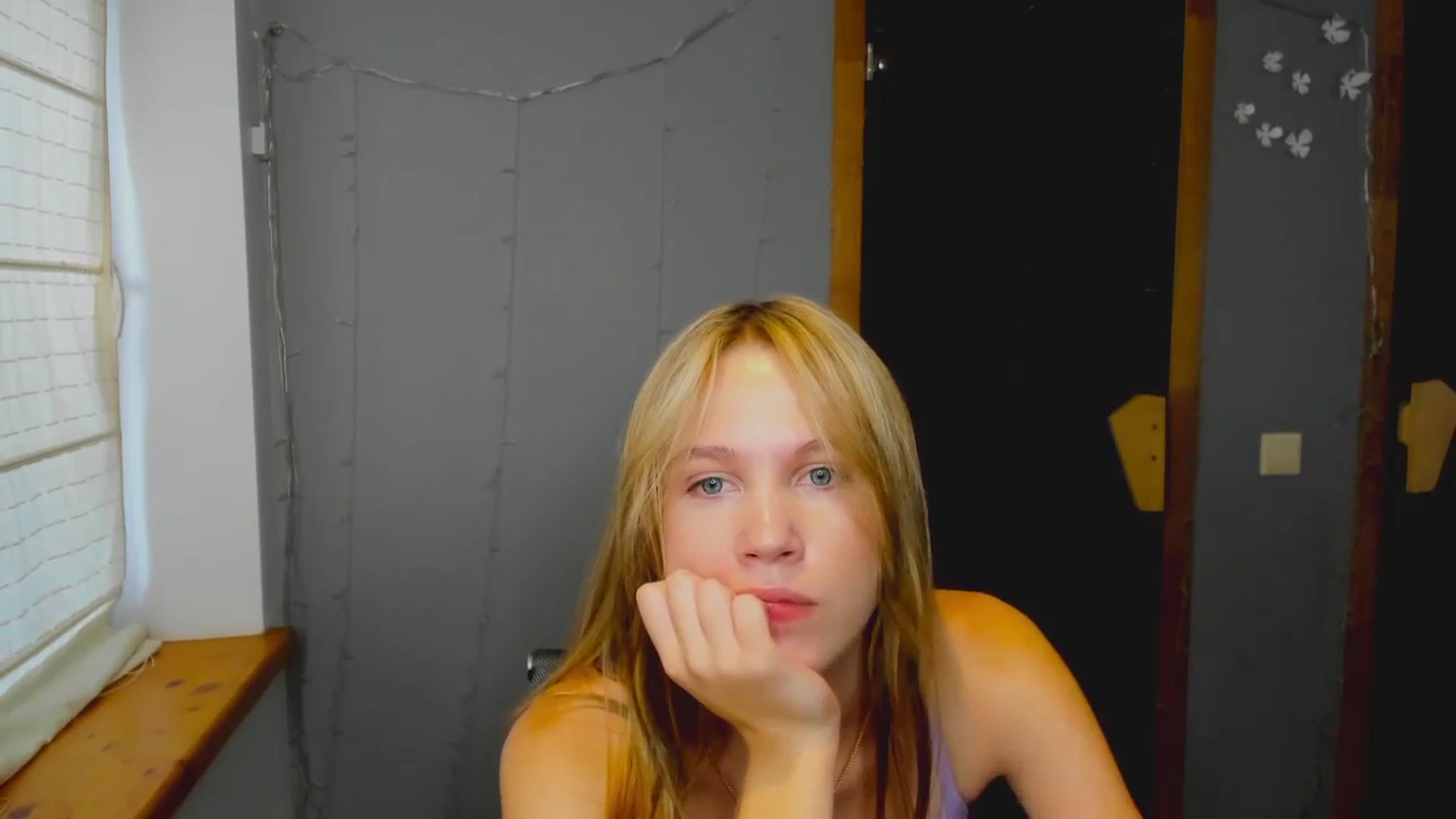 Gallery image thumbnail from Kate_Lewiss's myfreecams stream on, 08/08/2024, 11:02 image 4 of 20
