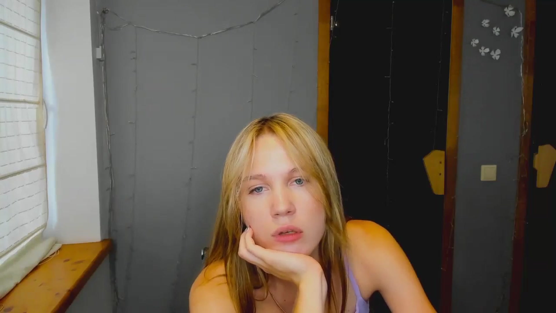 Gallery image thumbnail from Kate_Lewiss's myfreecams stream on, 08/08/2024, 11:02 image 5 of 20
