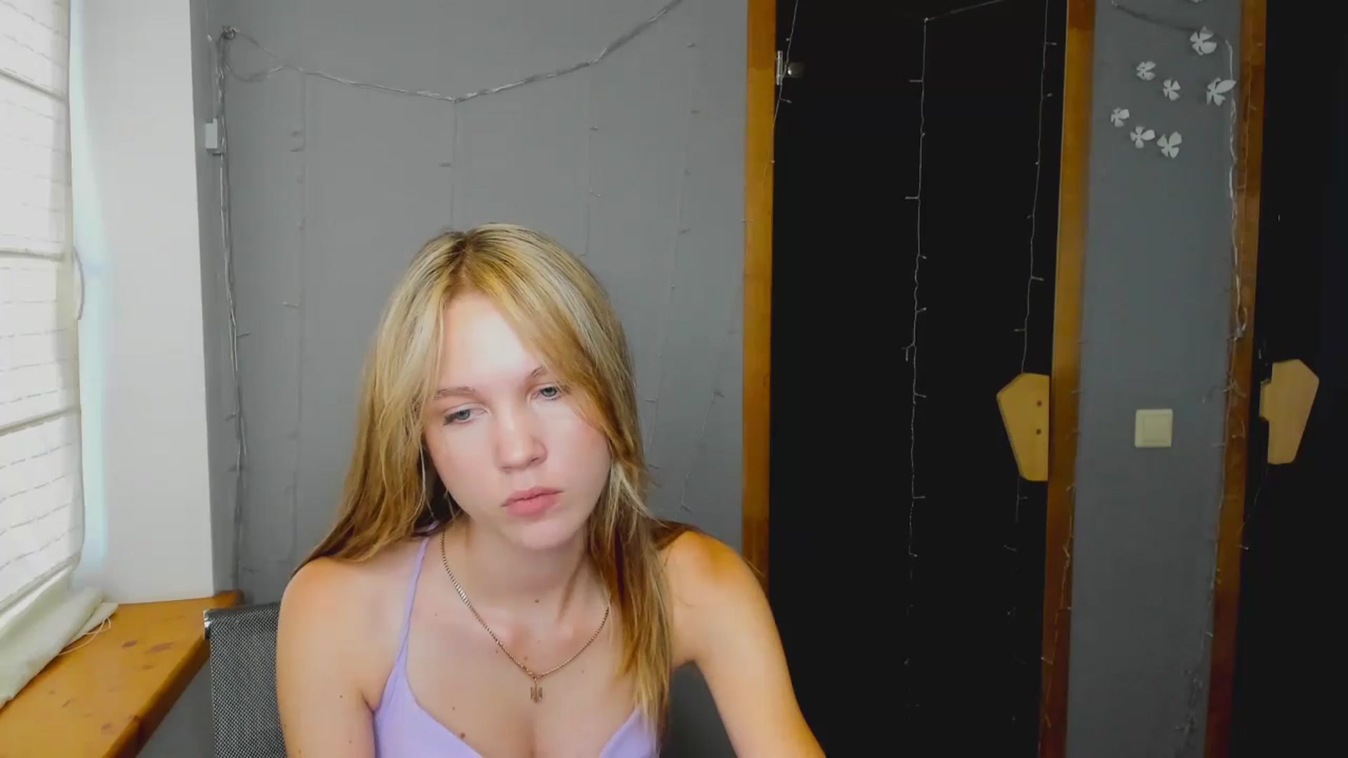 Gallery image thumbnail from Kate_Lewiss's myfreecams stream on, 08/08/2024, 11:02 image 11 of 20