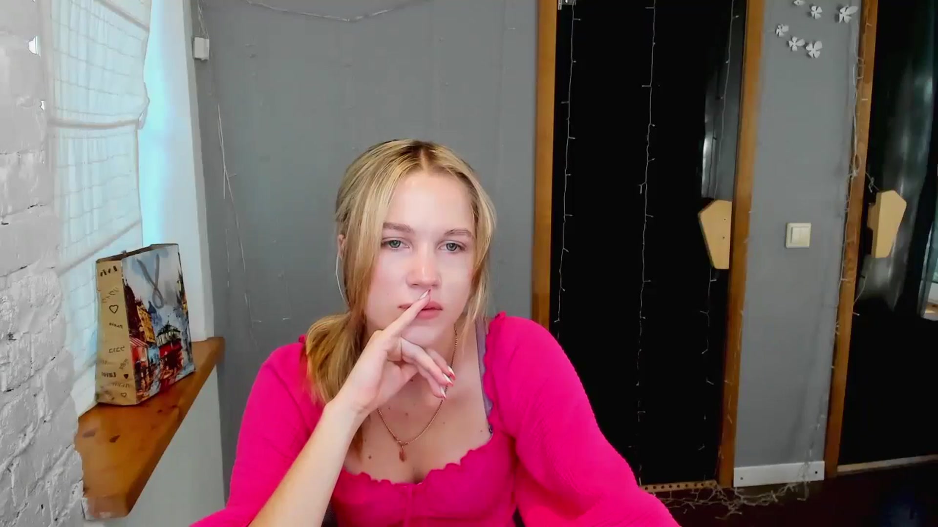 Gallery image thumbnail from Kate_Lewiss's myfreecams stream on, 08/11/2024, 06:29 image 14 of 20
