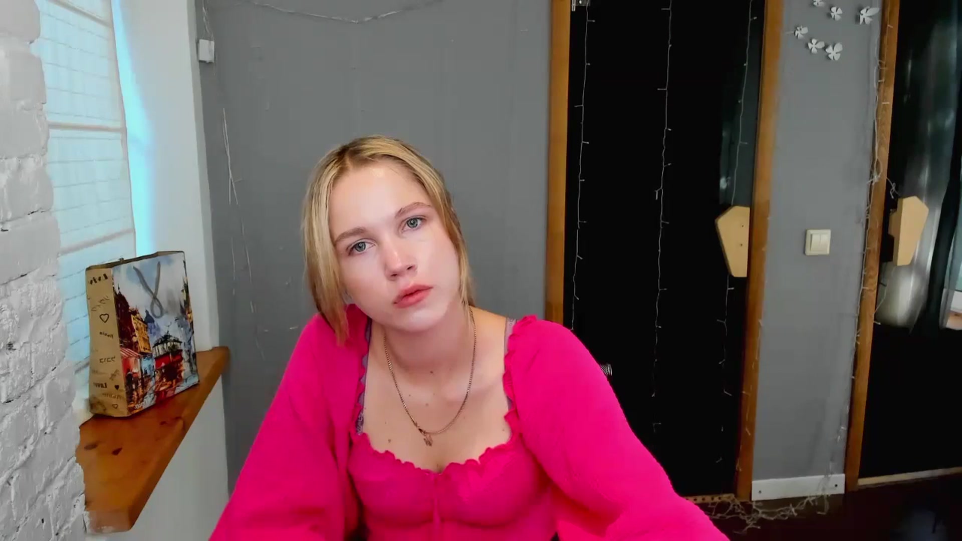 Gallery image thumbnail from Kate_Lewiss's myfreecams stream on, 08/11/2024, 06:29 image 2 of 20