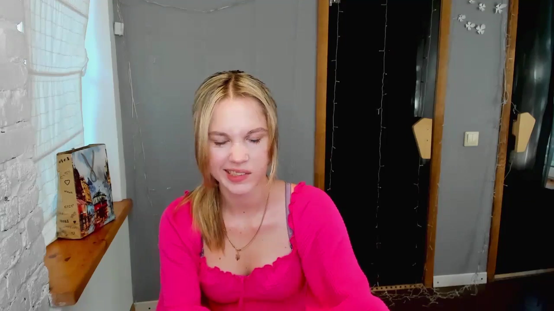 Gallery image thumbnail from Kate_Lewiss's myfreecams stream on, 08/11/2024, 06:29 image 13 of 20