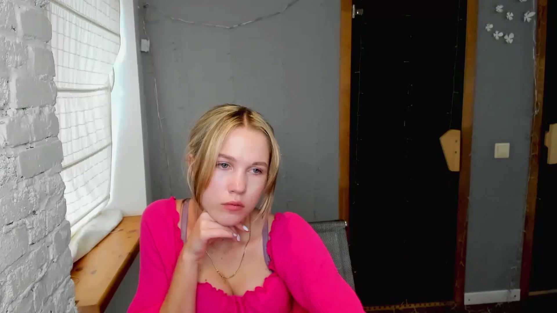 Gallery image thumbnail from Kate_Lewiss's myfreecams stream on, 08/11/2024, 09:25 image 20 of 20