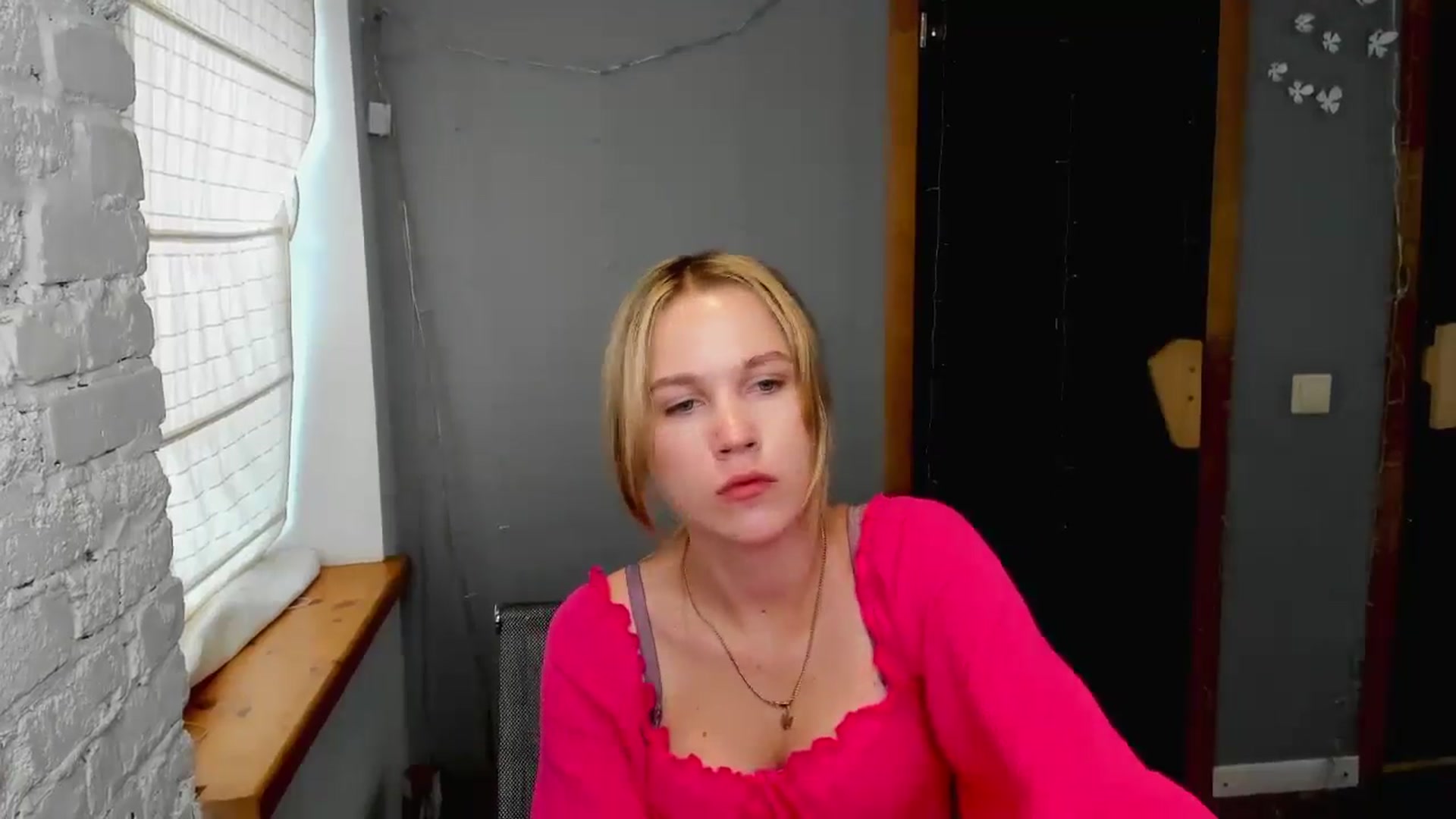Gallery image thumbnail from Kate_Lewiss's myfreecams stream on, 08/11/2024, 09:25 image 17 of 20