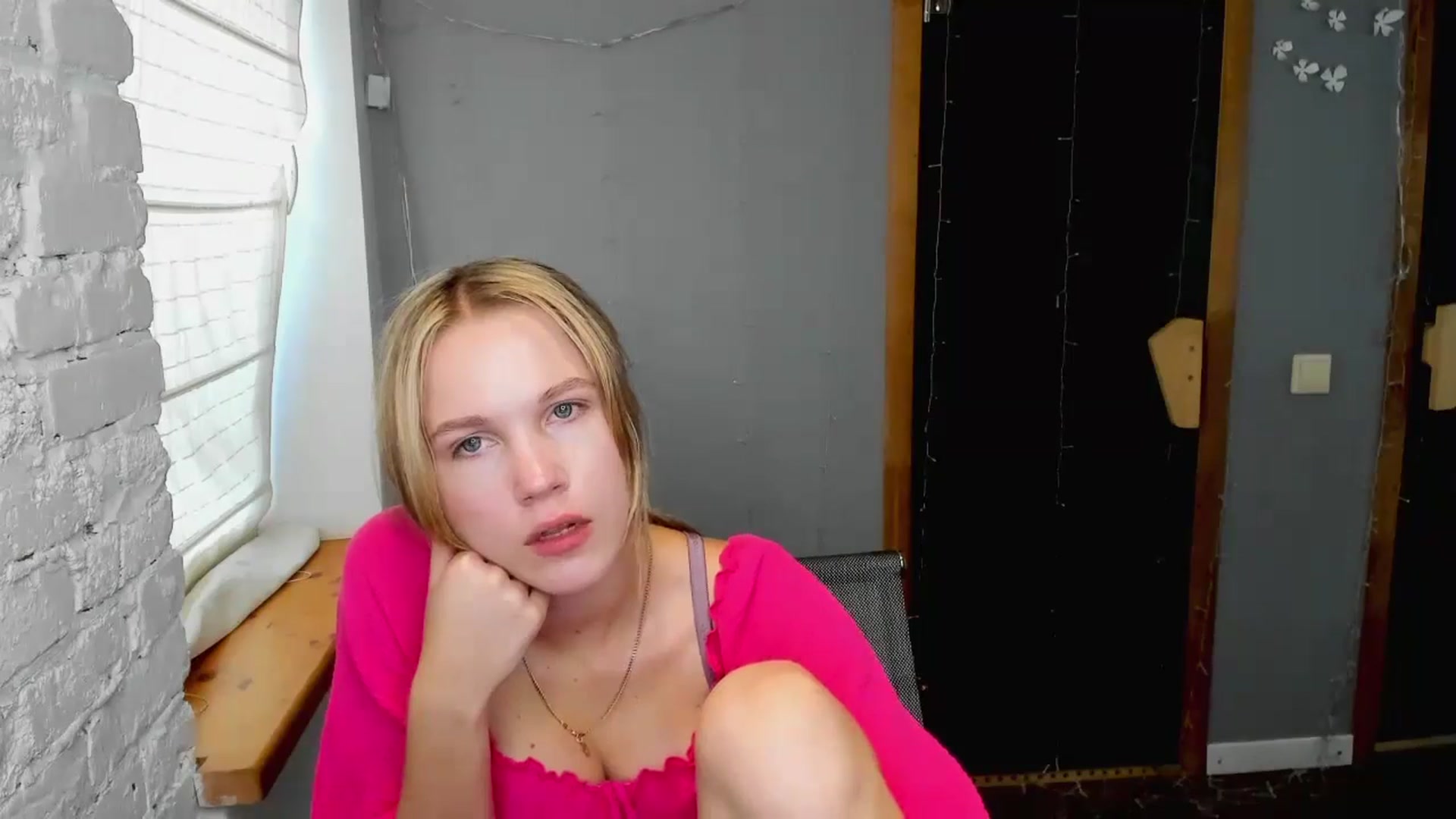 Gallery image thumbnail from Kate_Lewiss's myfreecams stream on, 08/11/2024, 09:25 image 9 of 20