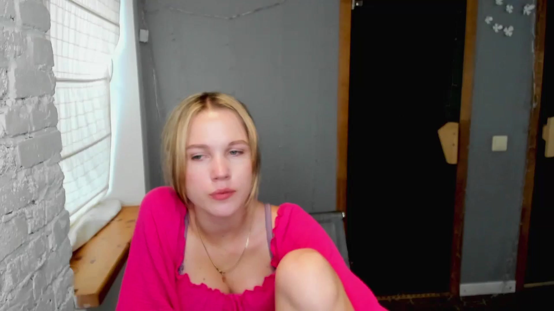 Gallery image thumbnail from Kate_Lewiss's myfreecams stream on, 08/11/2024, 09:25 image 6 of 20