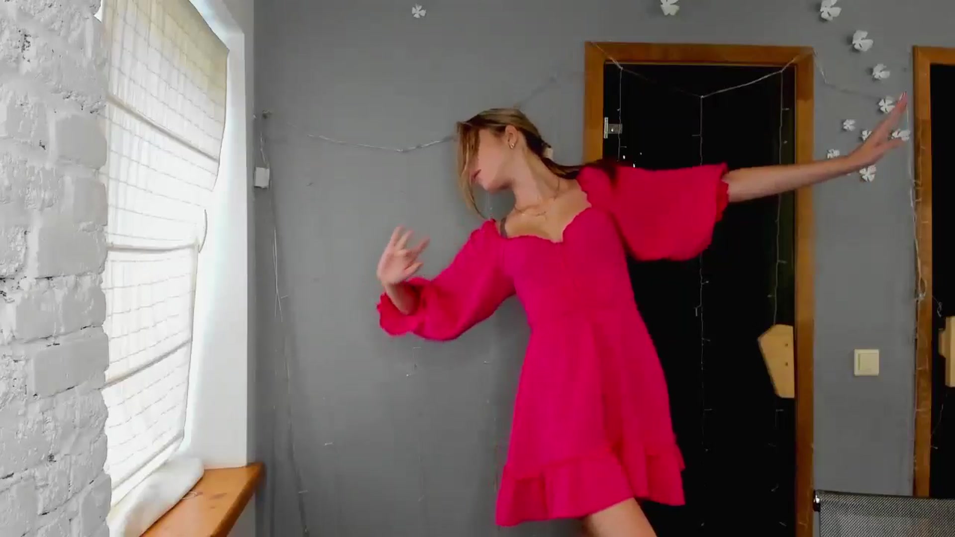 Gallery image thumbnail from Kate_Lewiss's myfreecams stream on, 08/11/2024, 10:30 image 12 of 20