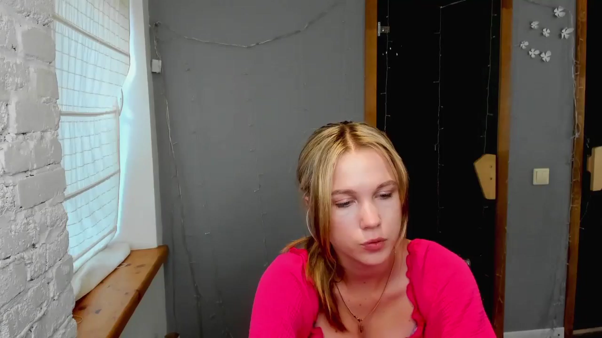 Gallery image thumbnail from Kate_Lewiss's myfreecams stream on, 08/11/2024, 10:30 image 1 of 20