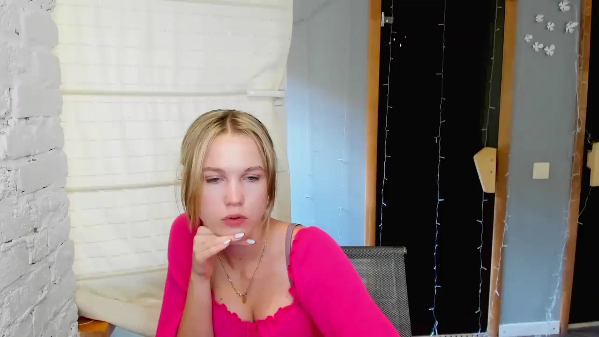 Gallery image thumbnail from Kate_Lewiss's myfreecams stream on, 08/11/2024, 10:30 image 20 of 20