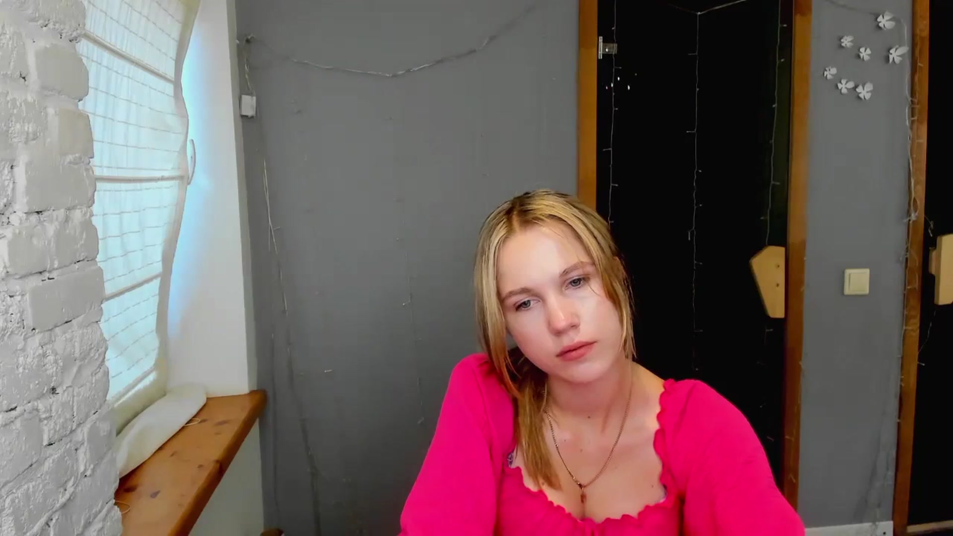 Gallery image thumbnail from Kate_Lewiss's myfreecams stream on, 08/11/2024, 10:30 image 4 of 20