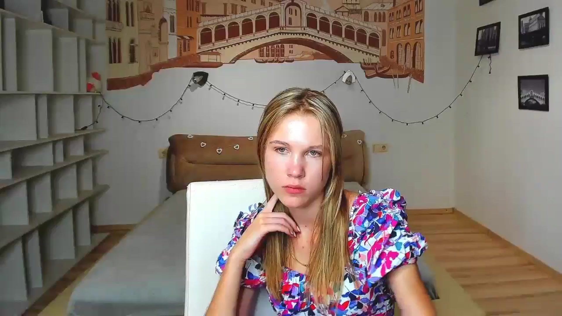 Gallery image thumbnail from Kate_Lewiss's myfreecams stream on, 08/12/2024, 11:11 image 19 of 20
