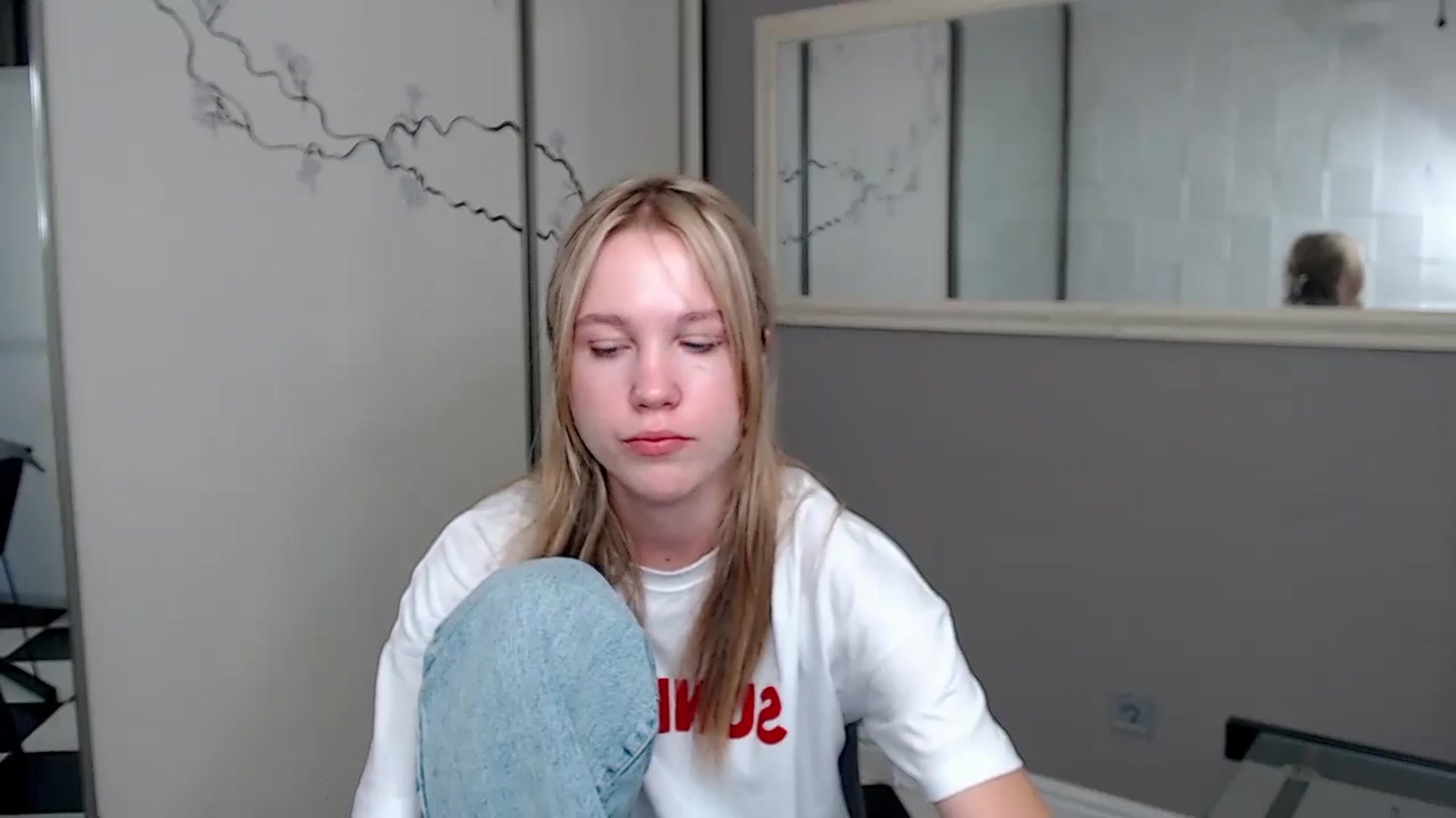 Gallery image thumbnail from Kate_Lewiss's myfreecams stream on, 08/13/2024, 06:04 image 17 of 20