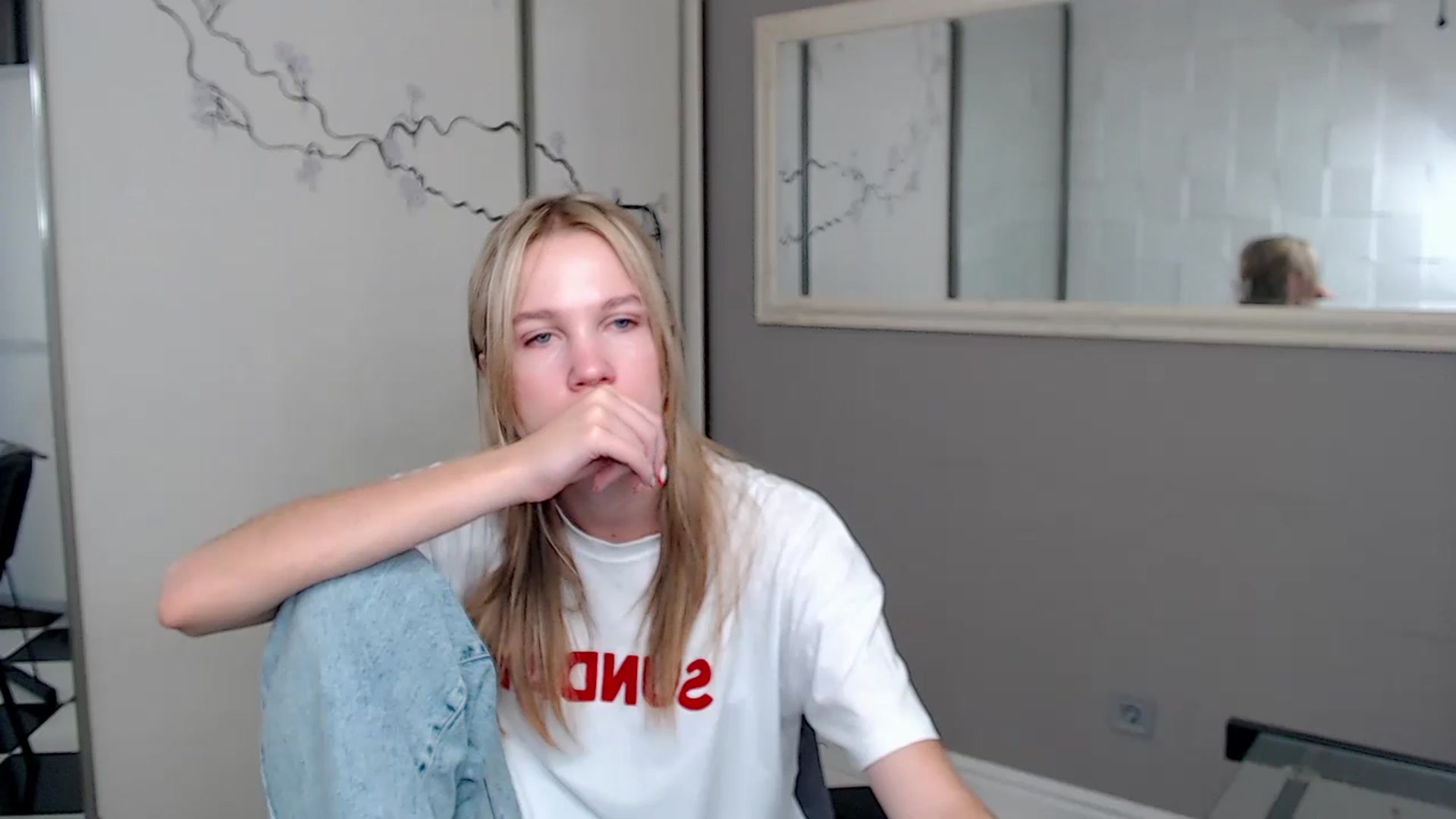 Gallery image thumbnail from Kate_Lewiss's myfreecams stream on, 08/13/2024, 06:58 image 18 of 20