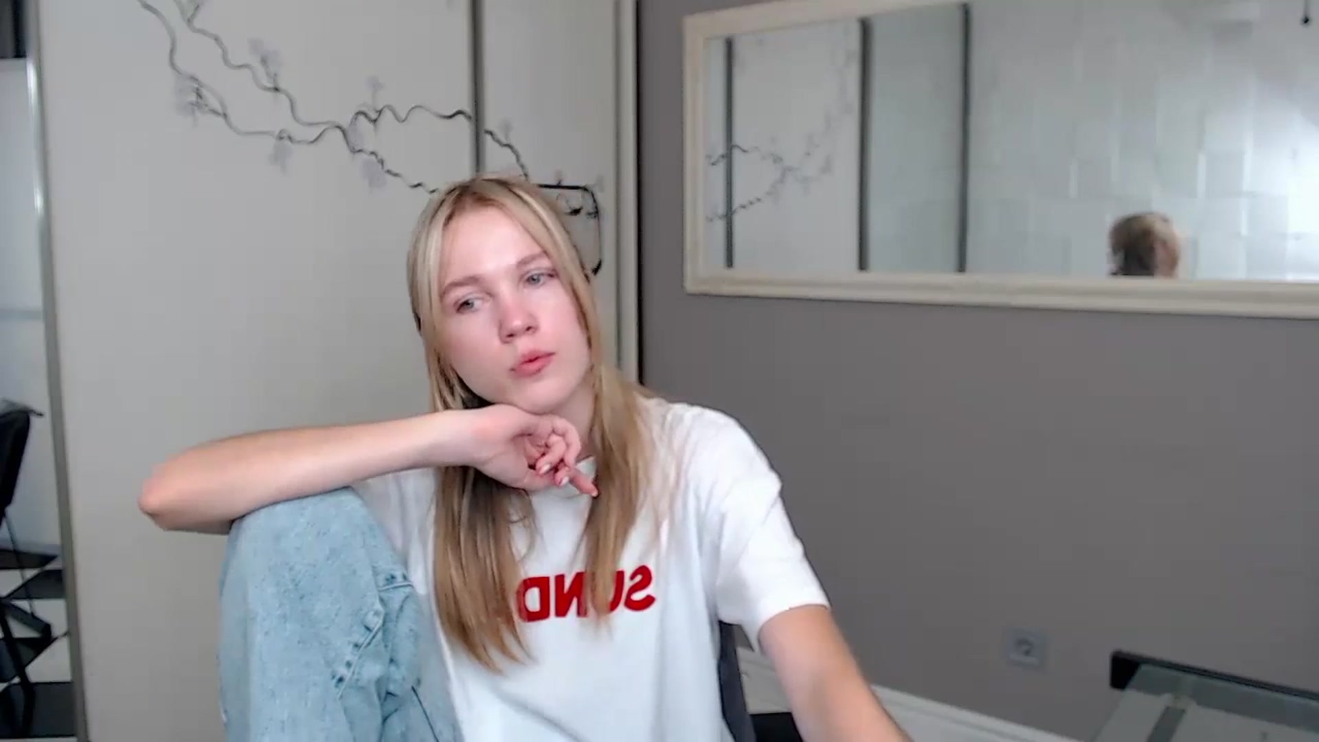Gallery image thumbnail from Kate_Lewiss's myfreecams stream on, 08/13/2024, 06:58 image 16 of 20