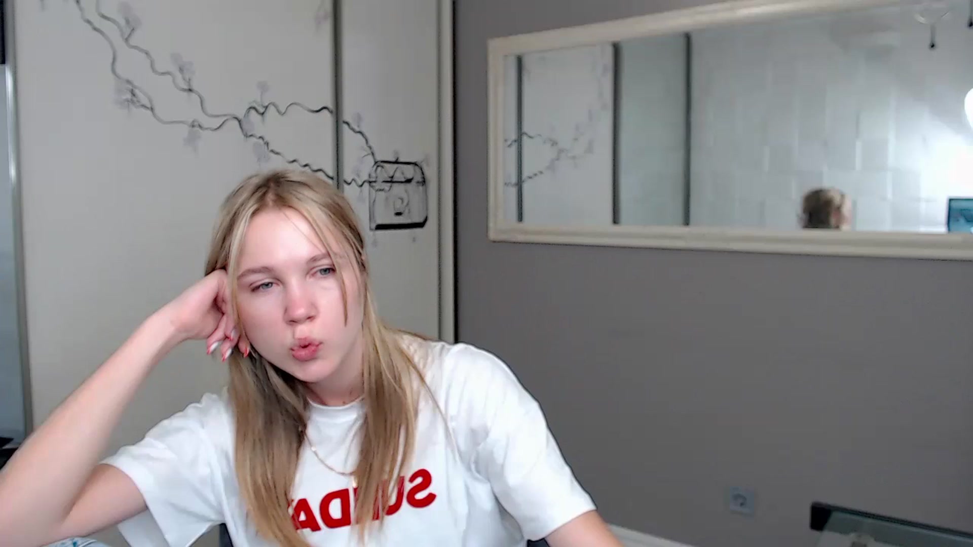 Gallery image thumbnail from Kate_Lewiss's myfreecams stream on, 08/13/2024, 10:57 image 17 of 20