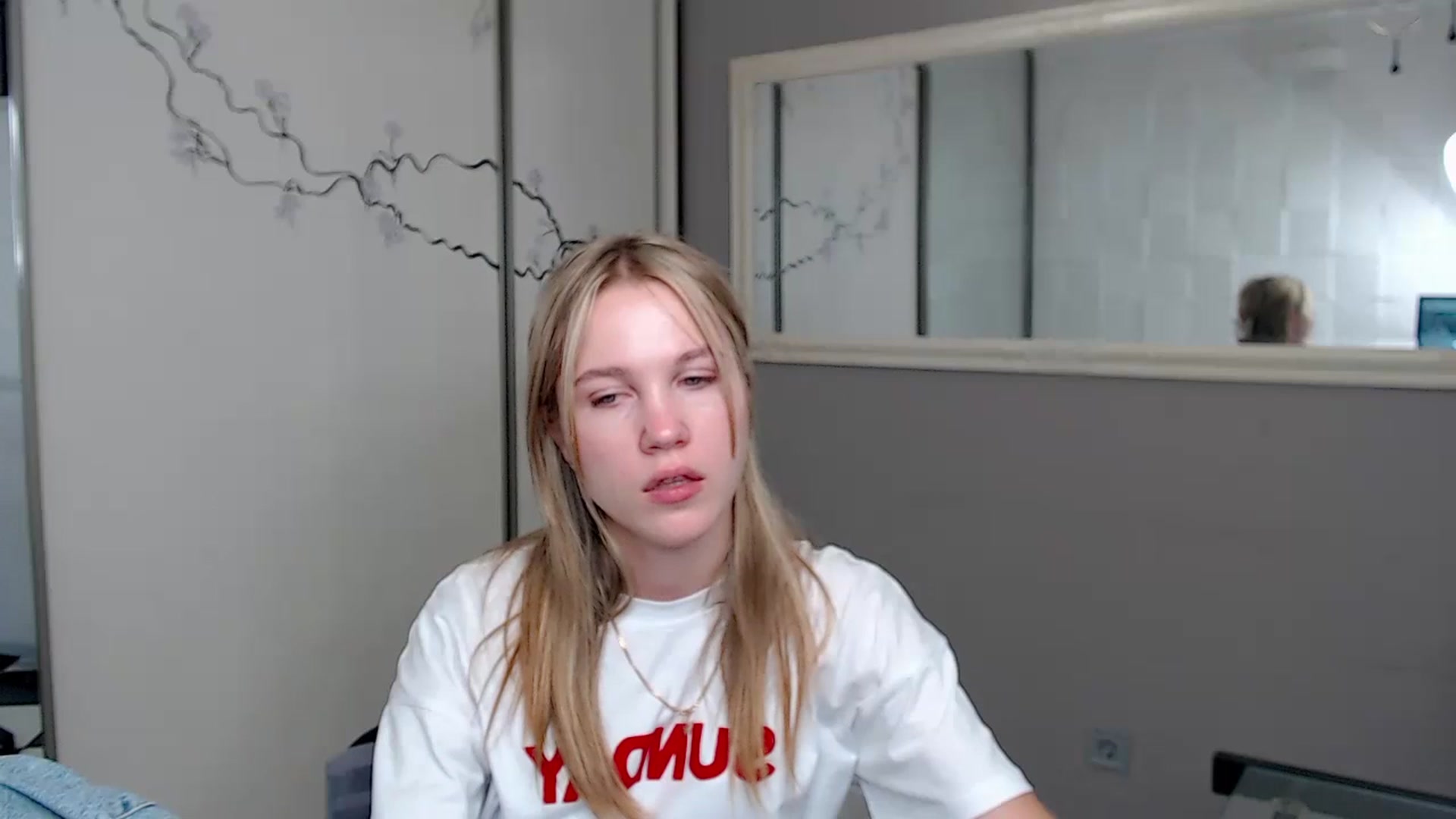Gallery image thumbnail from Kate_Lewiss's myfreecams stream on, 08/13/2024, 10:57 image 16 of 20