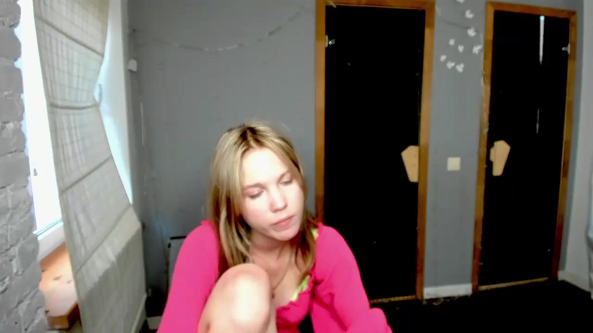 Gallery image thumbnail from Kate_Lewiss's myfreecams stream on, 08/14/2024, 11:06 image 16 of 20