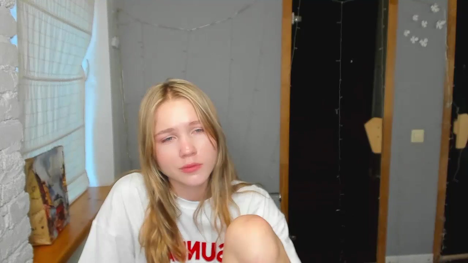 Gallery image thumbnail from Kate_Lewiss's myfreecams stream on, 08/18/2024, 08:16 image 15 of 20