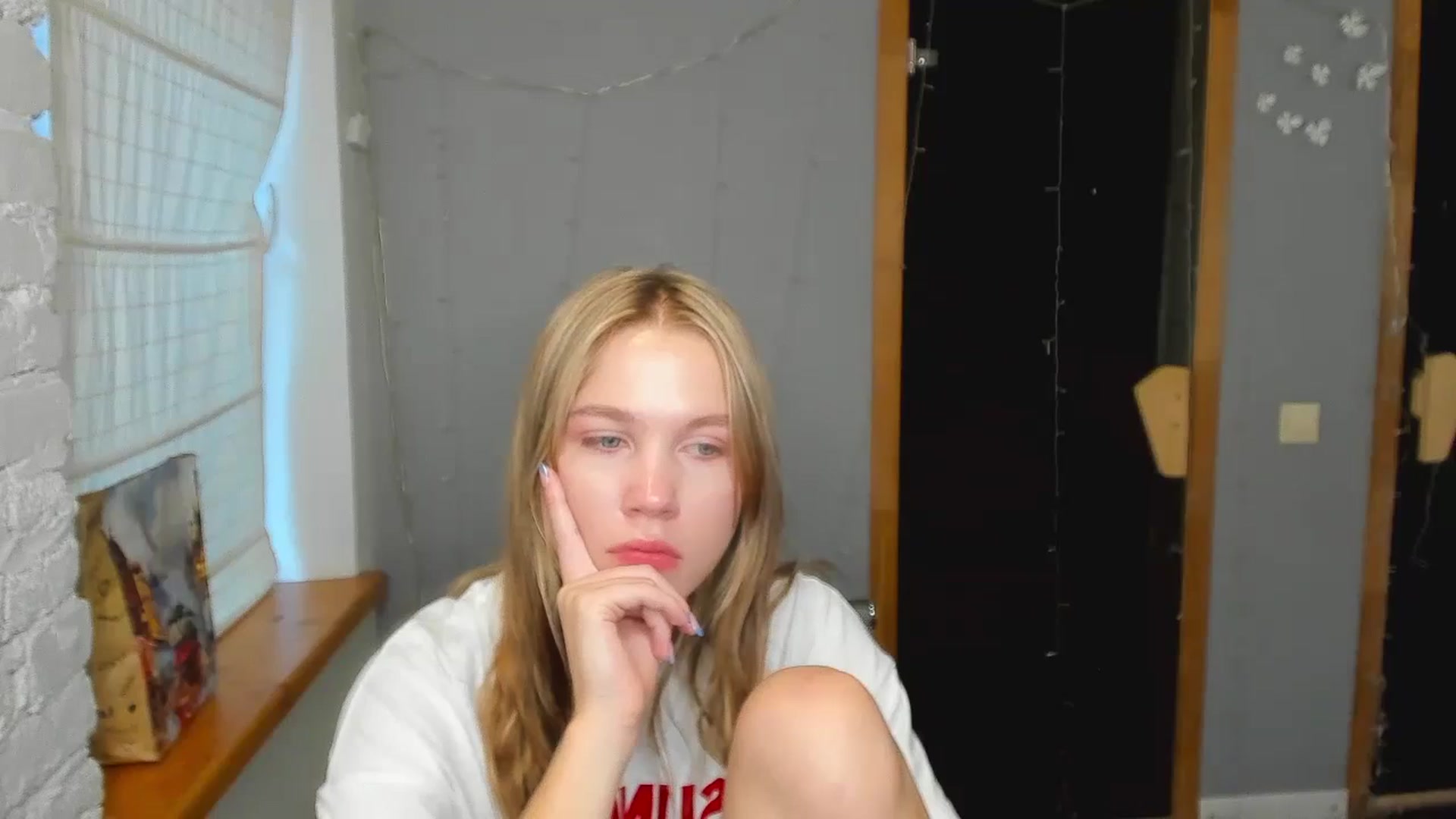 Gallery image thumbnail from Kate_Lewiss's myfreecams stream on, 08/18/2024, 08:16 image 17 of 20