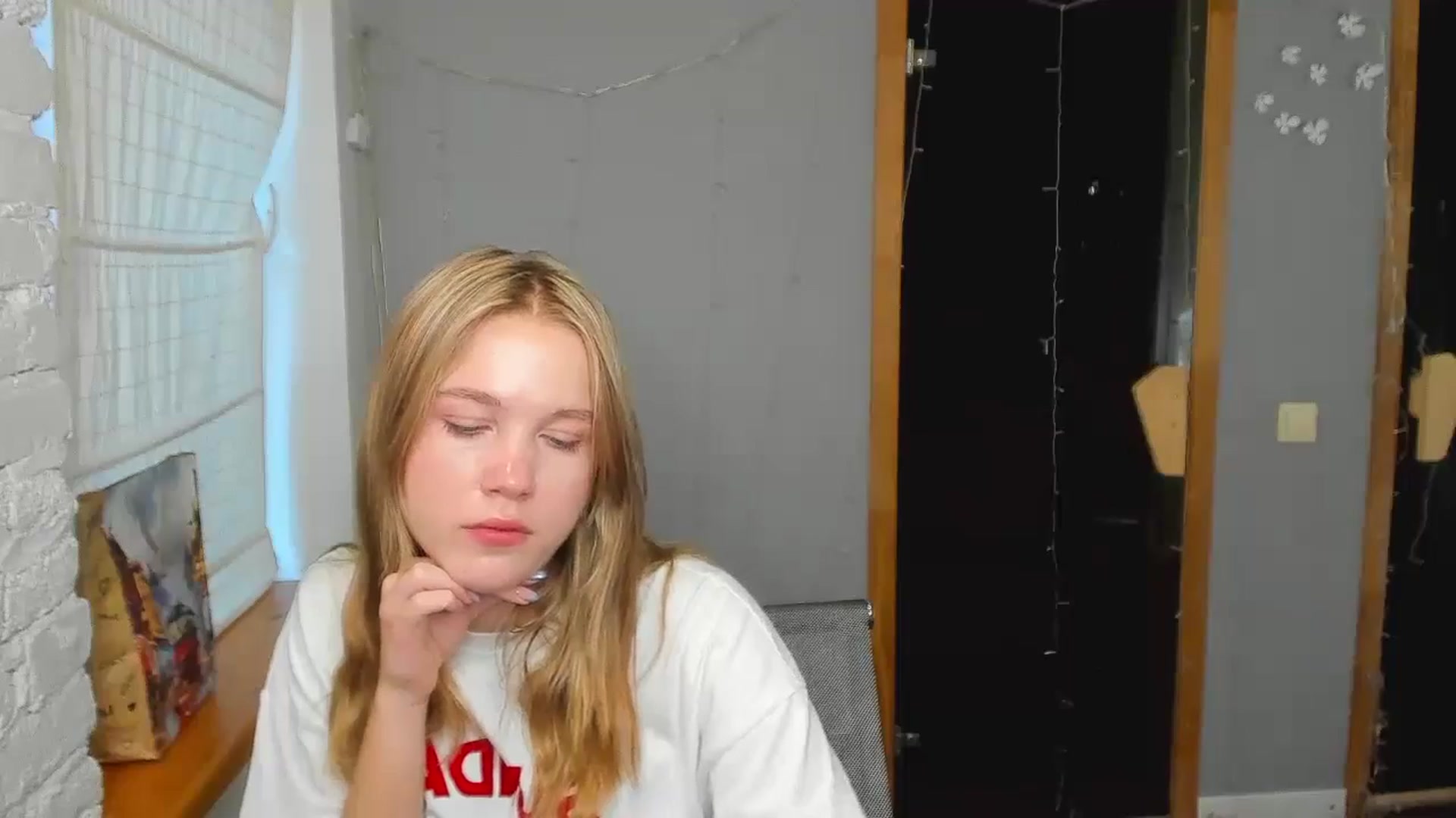 Gallery image thumbnail from Kate_Lewiss's myfreecams stream on, 08/18/2024, 08:16 image 6 of 20