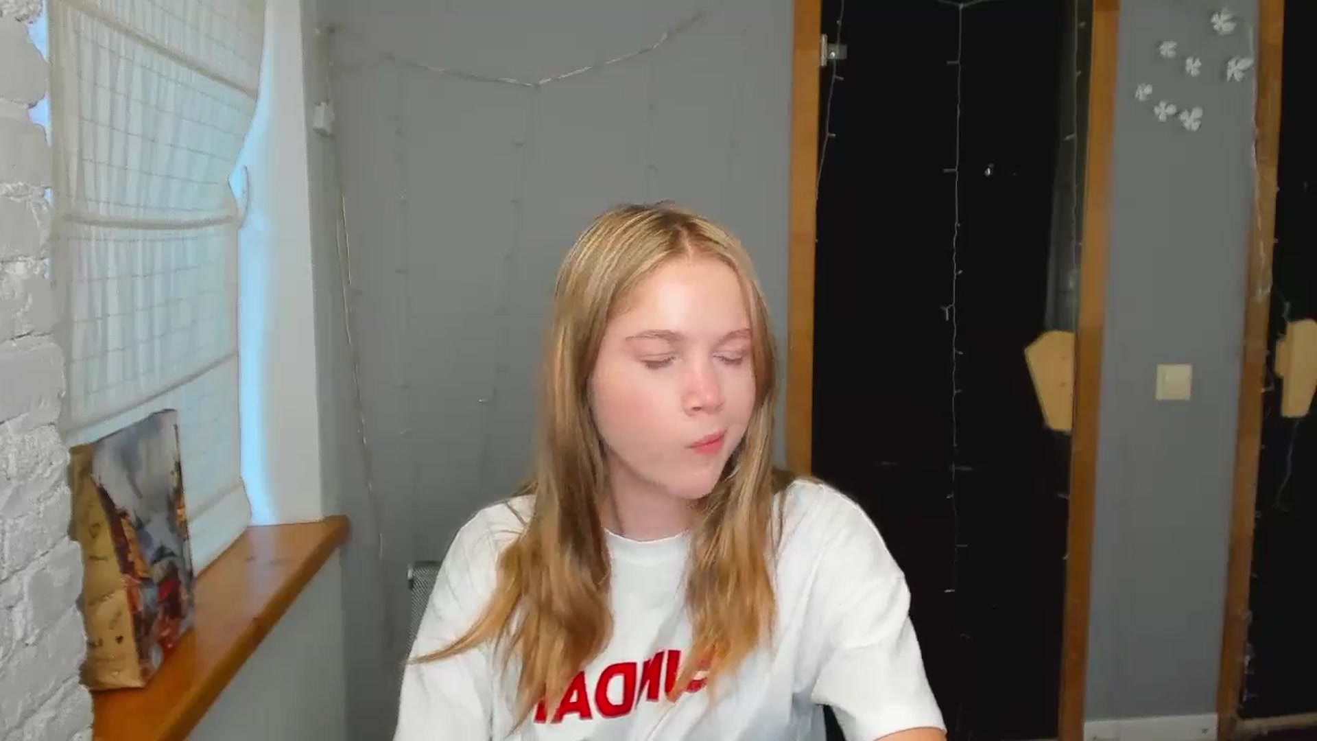 Gallery image thumbnail from Kate_Lewiss's myfreecams stream on, 08/18/2024, 08:16 image 5 of 20