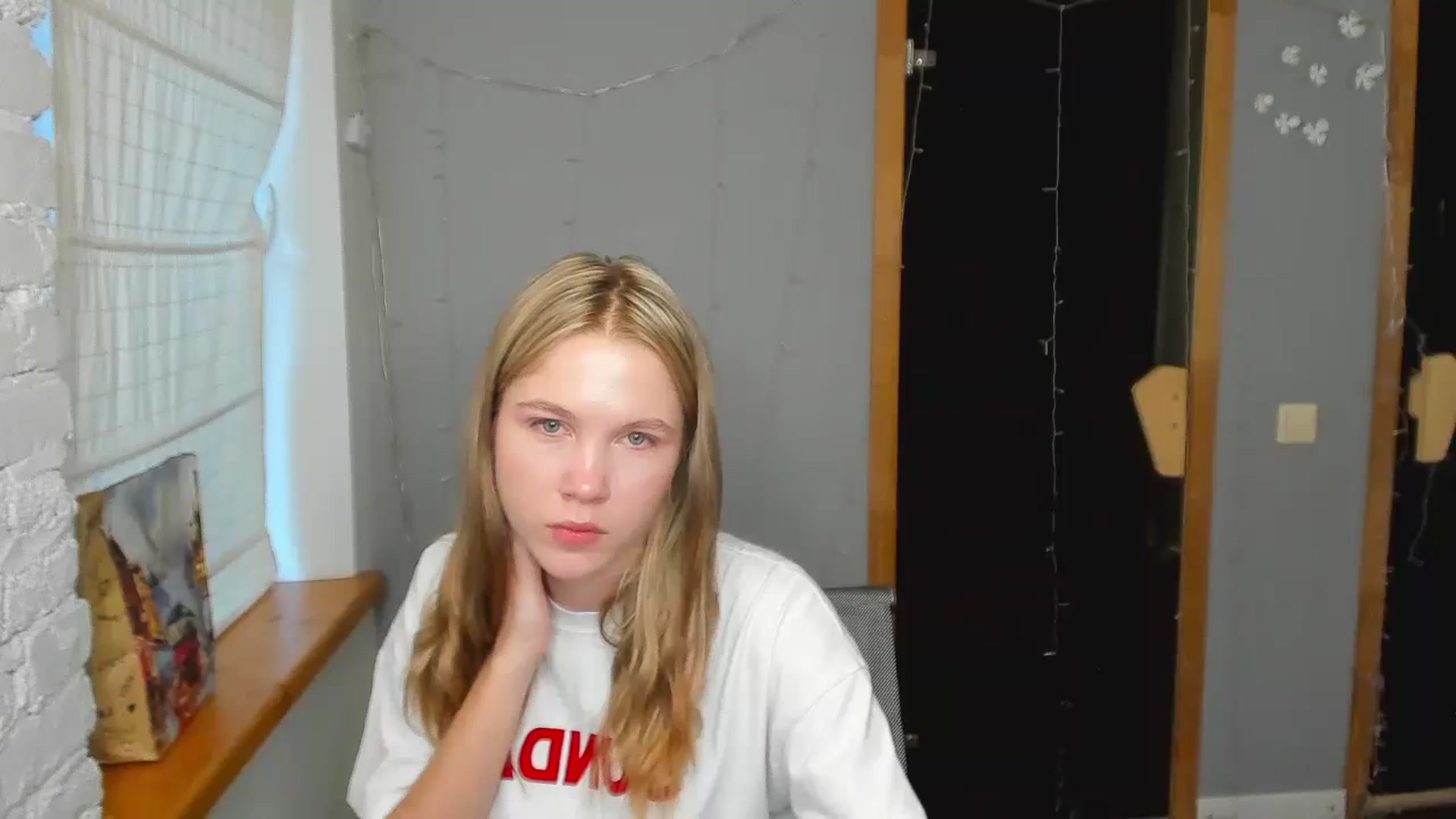 Gallery image thumbnail from Kate_Lewiss's myfreecams stream on, 08/18/2024, 08:38 image 4 of 20