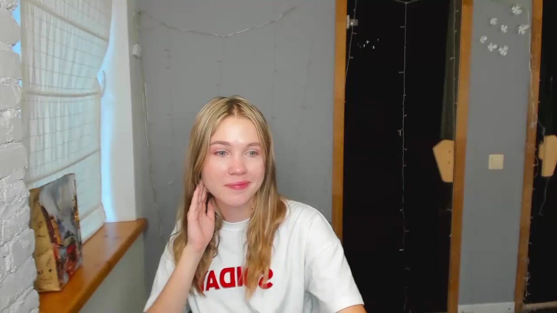 Gallery image thumbnail from Kate_Lewiss's myfreecams stream on, 08/18/2024, 10:18 image 5 of 20