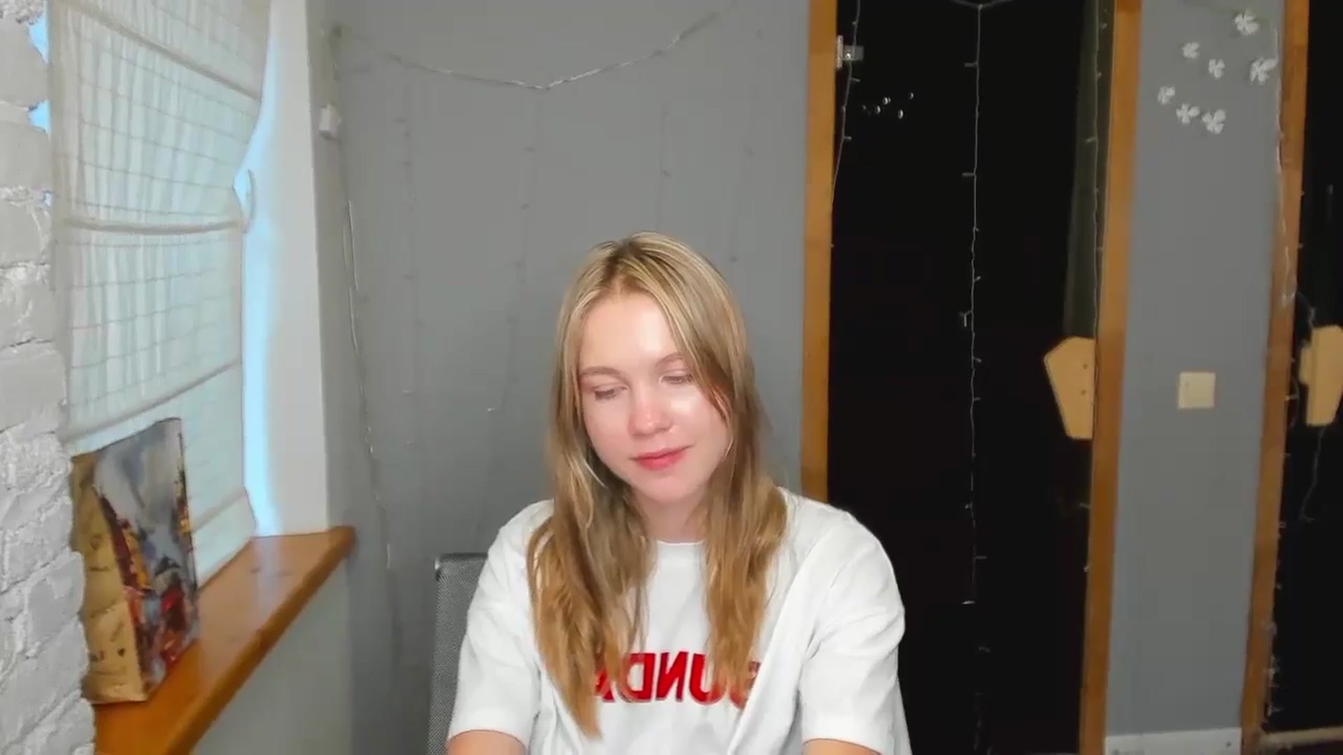 Gallery image thumbnail from Kate_Lewiss's myfreecams stream on, 08/18/2024, 10:18 image 18 of 20