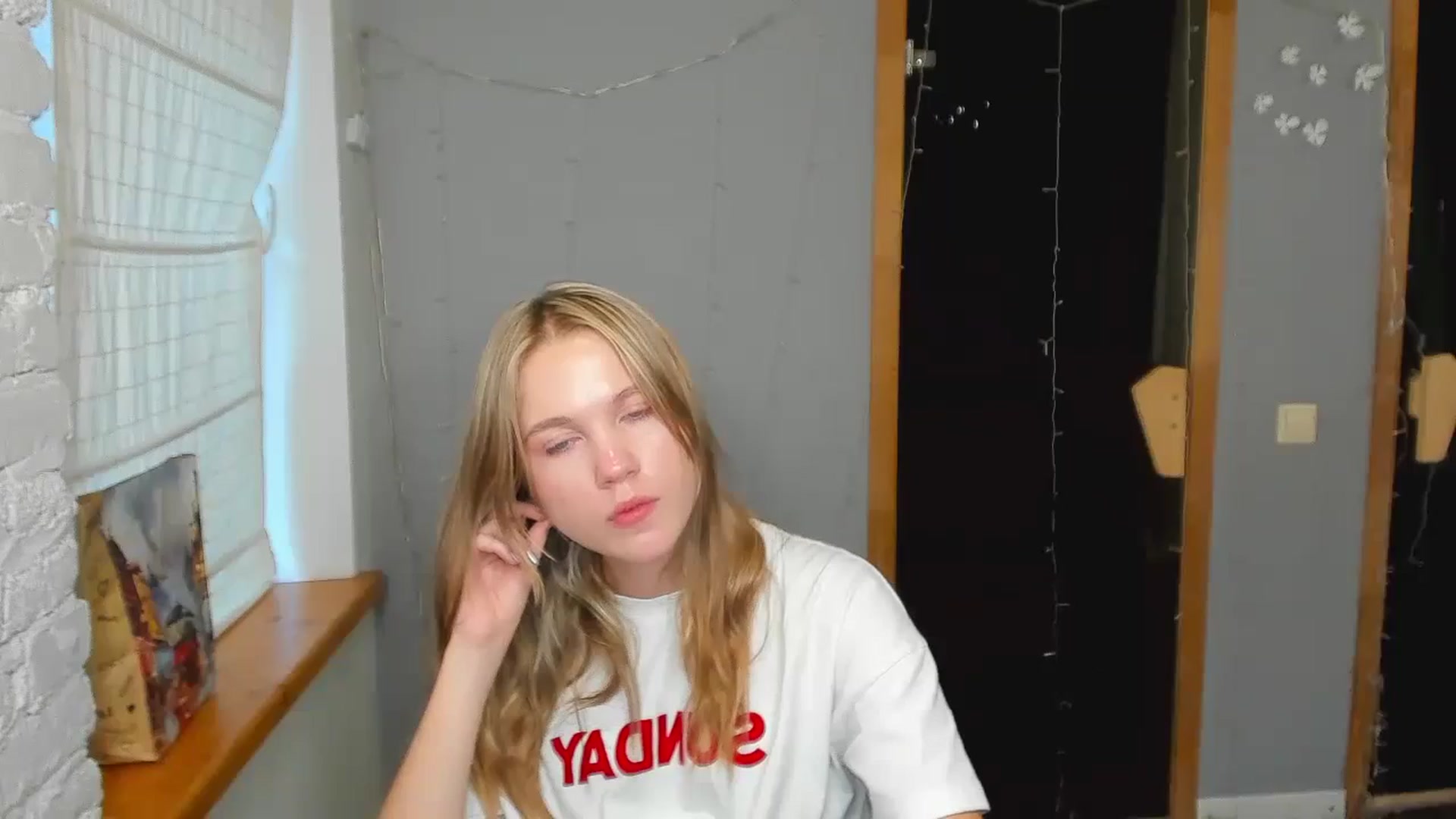 Gallery image thumbnail from Kate_Lewiss's myfreecams stream on, 08/18/2024, 10:18 image 19 of 20