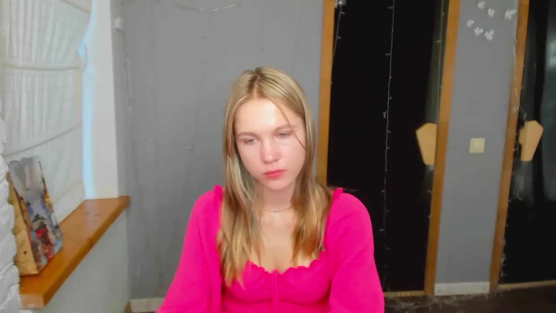 Gallery image thumbnail from Kate_Lewiss's myfreecams stream on, 08/19/2024, 06:58 image 4 of 20