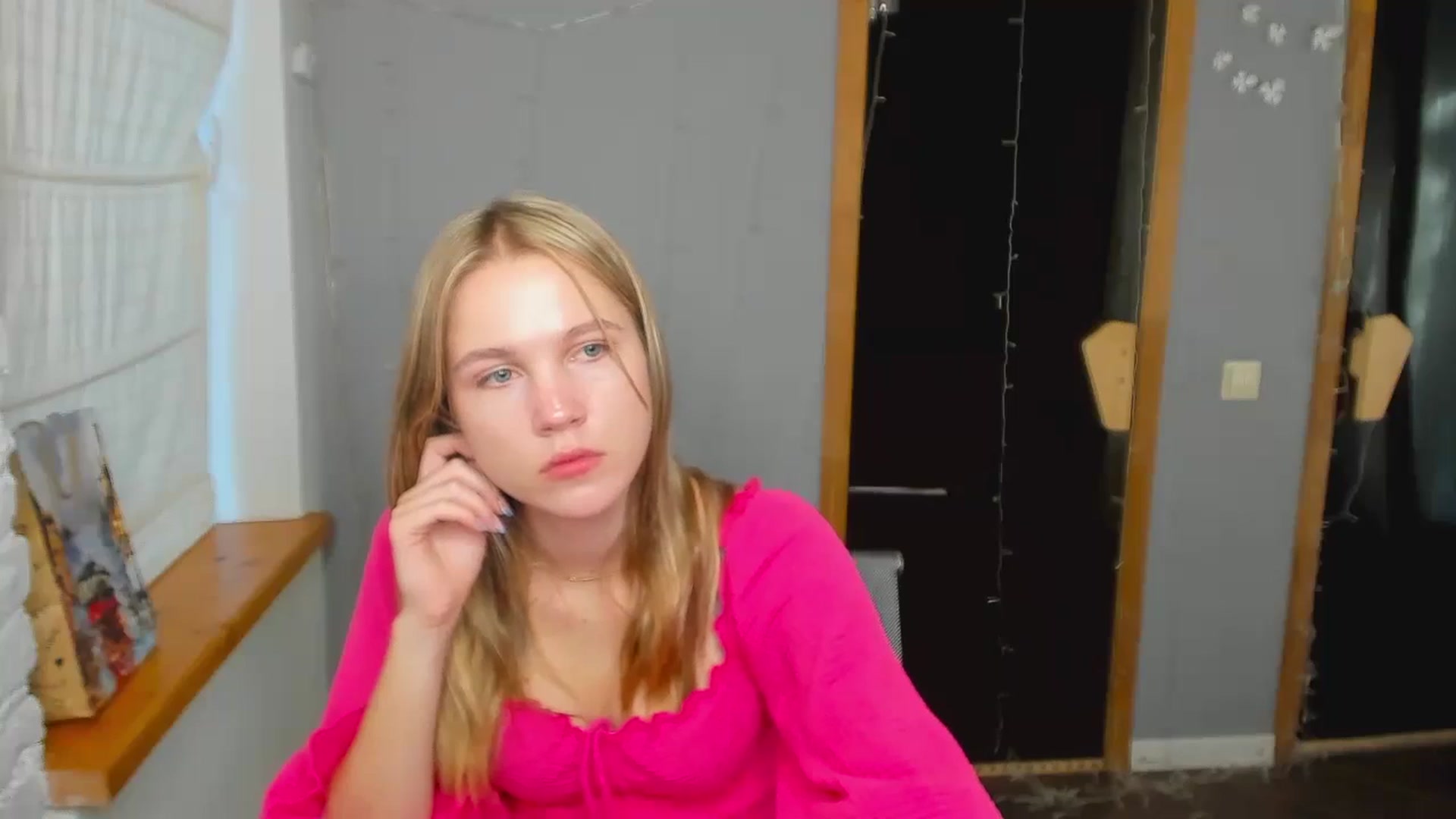 Gallery image thumbnail from Kate_Lewiss's myfreecams stream on, 08/19/2024, 06:58 image 7 of 20