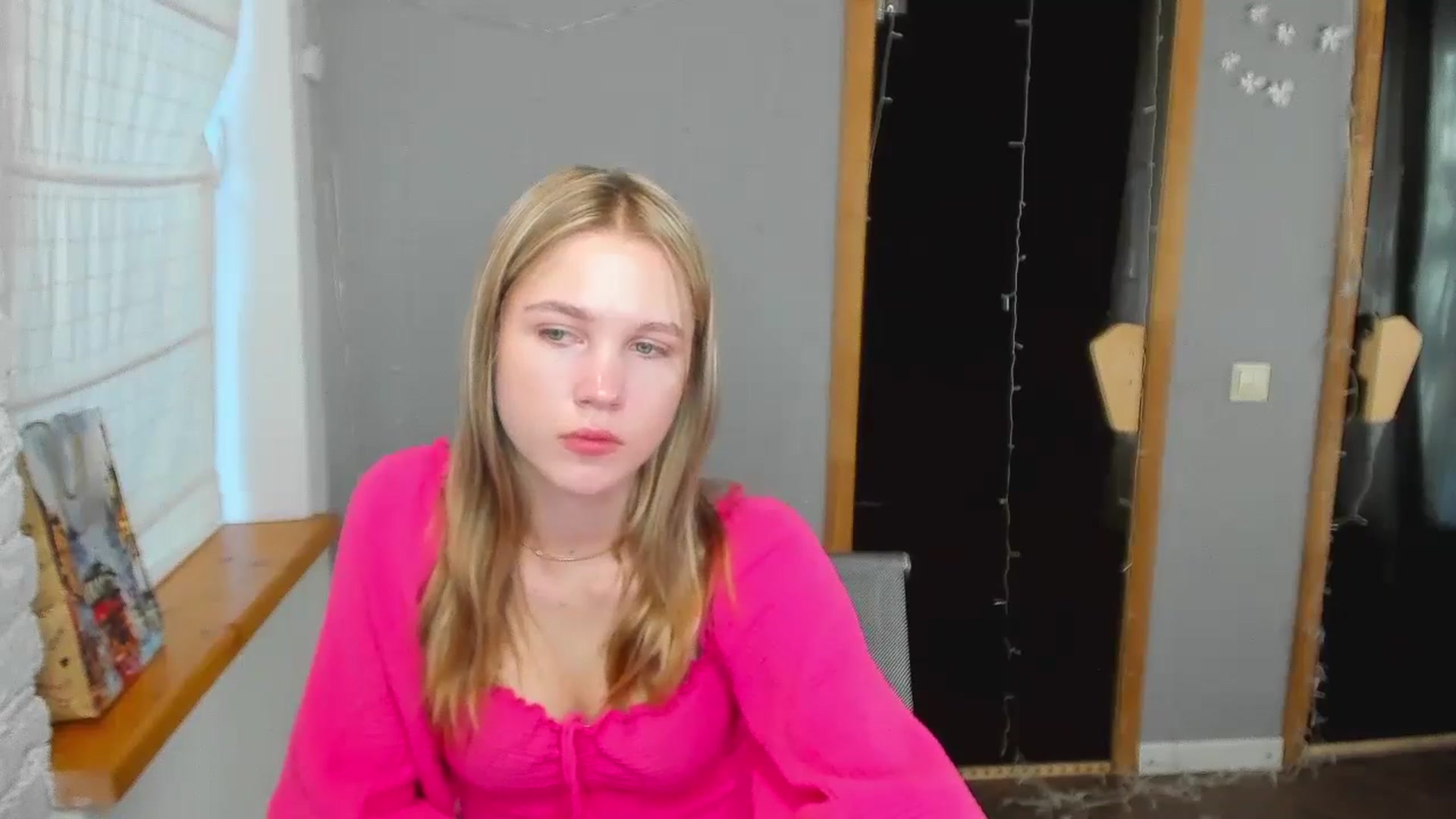 Gallery image thumbnail from Kate_Lewiss's myfreecams stream on, 08/19/2024, 06:58 image 2 of 20