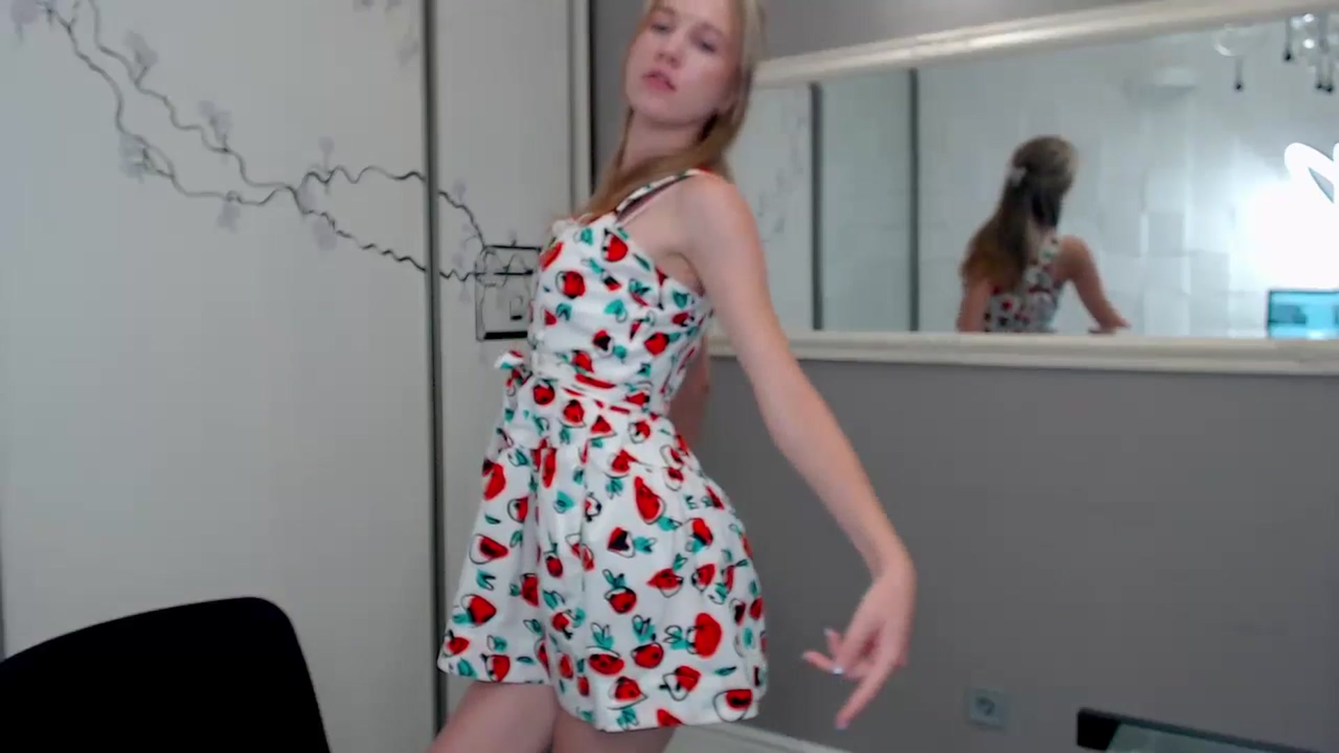 Gallery image thumbnail from Kate_Lewiss's myfreecams stream on, 08/20/2024, 10:01 image 19 of 20
