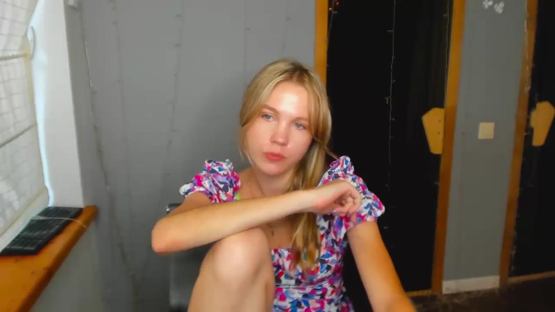 Gallery image thumbnail from Kate_Lewiss's myfreecams stream on, 08/21/2024, 07:57 image 17 of 20