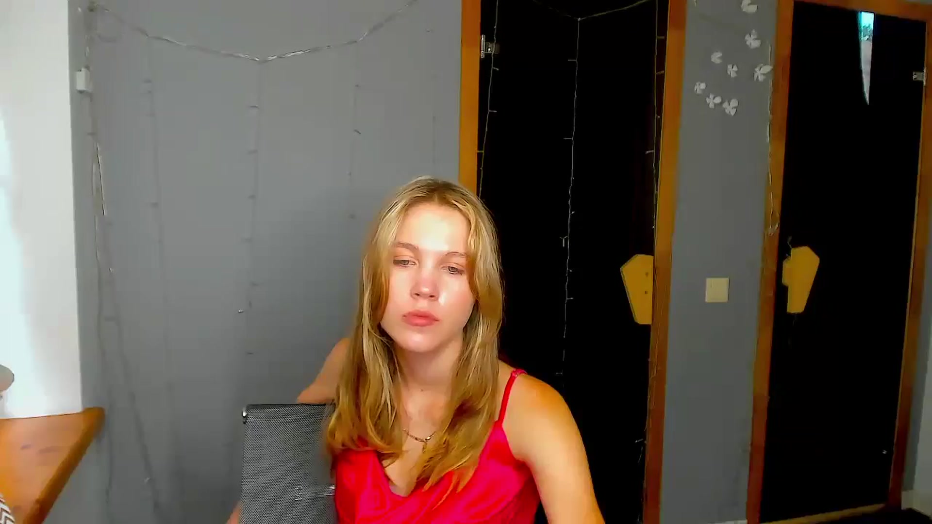 Gallery image thumbnail from Kate_Lewiss's myfreecams stream on, 08/22/2024, 08:33 image 10 of 20