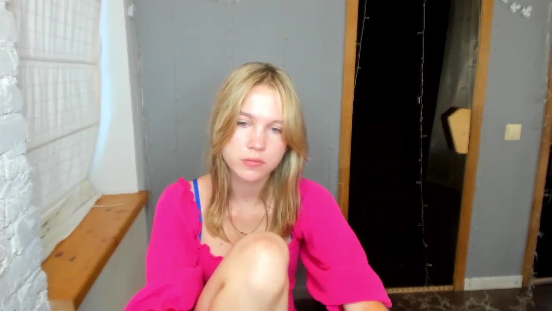 Gallery image thumbnail from Kate_Lewiss's myfreecams stream on, 08/25/2024, 07:10 image 4 of 20