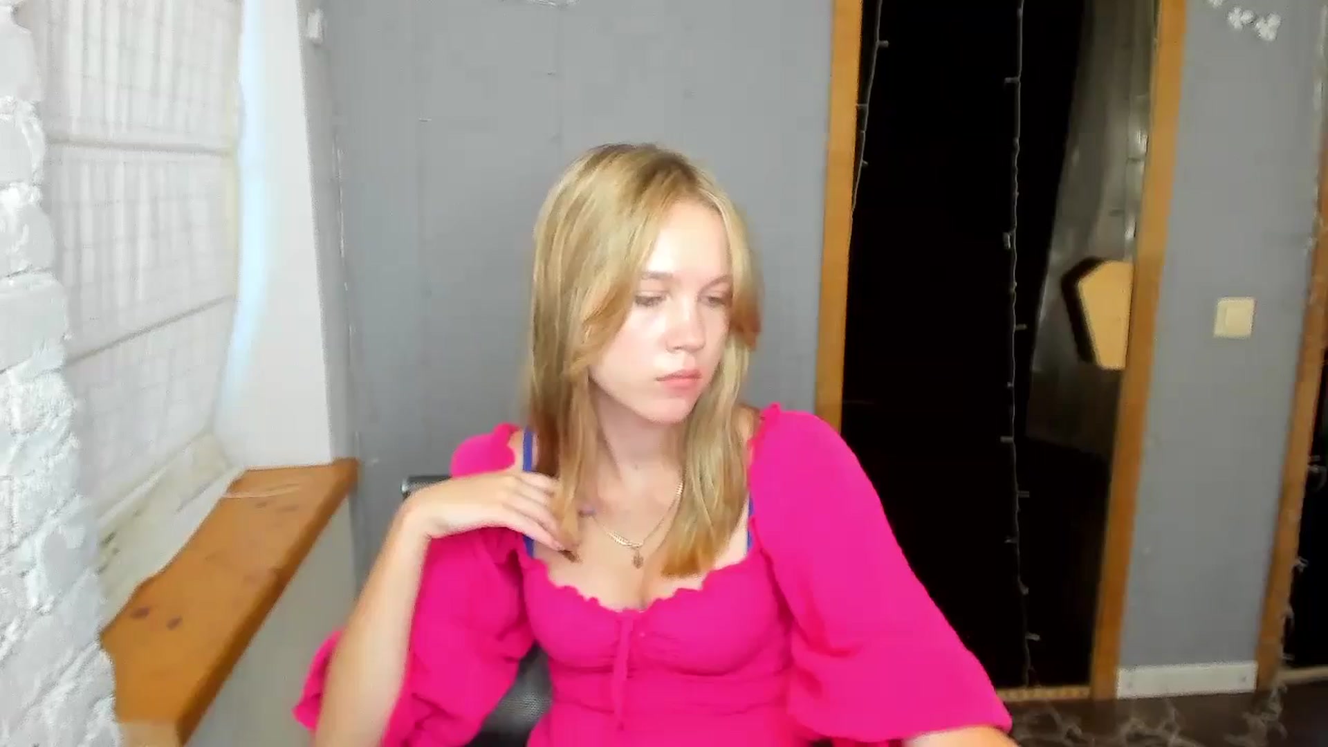 Gallery image thumbnail from Kate_Lewiss's myfreecams stream on, 08/25/2024, 07:10 image 10 of 20