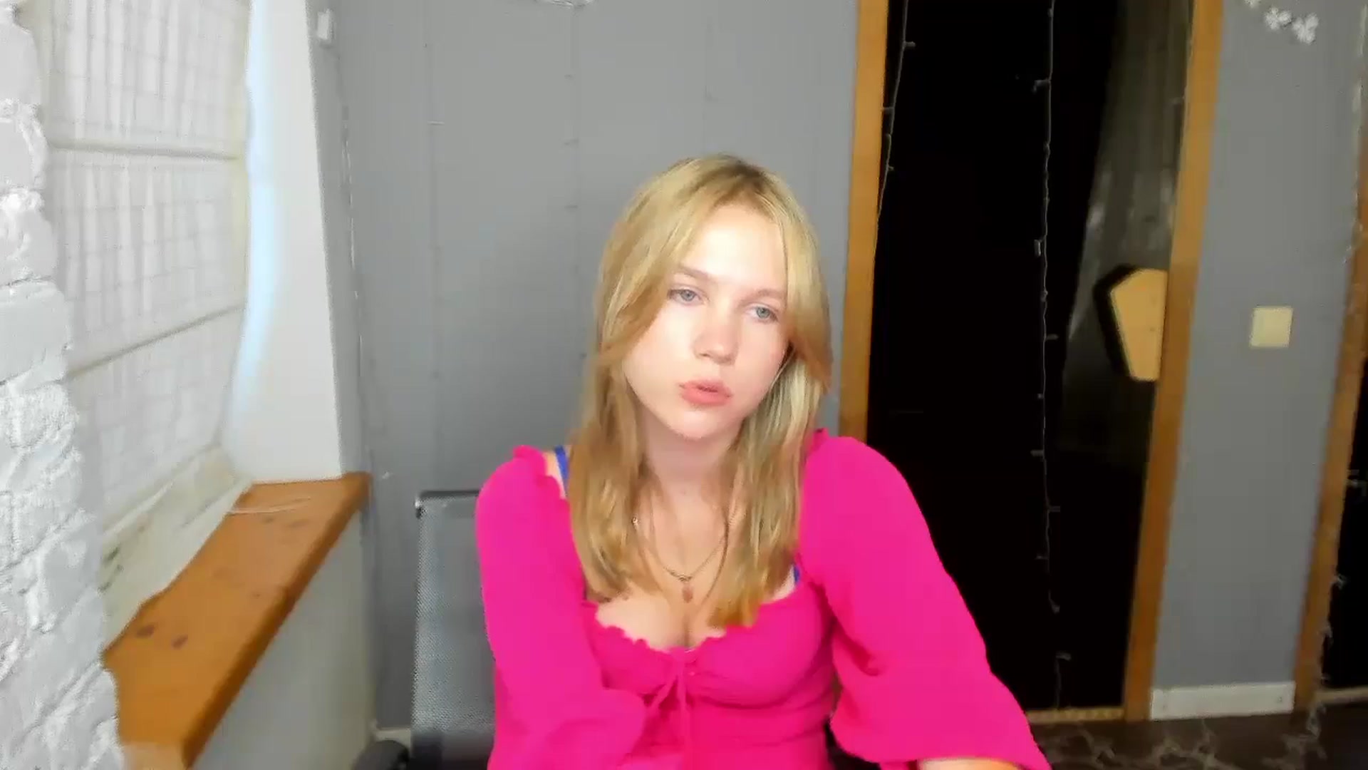 Gallery image thumbnail from Kate_Lewiss's myfreecams stream on, 08/25/2024, 07:10 image 15 of 20