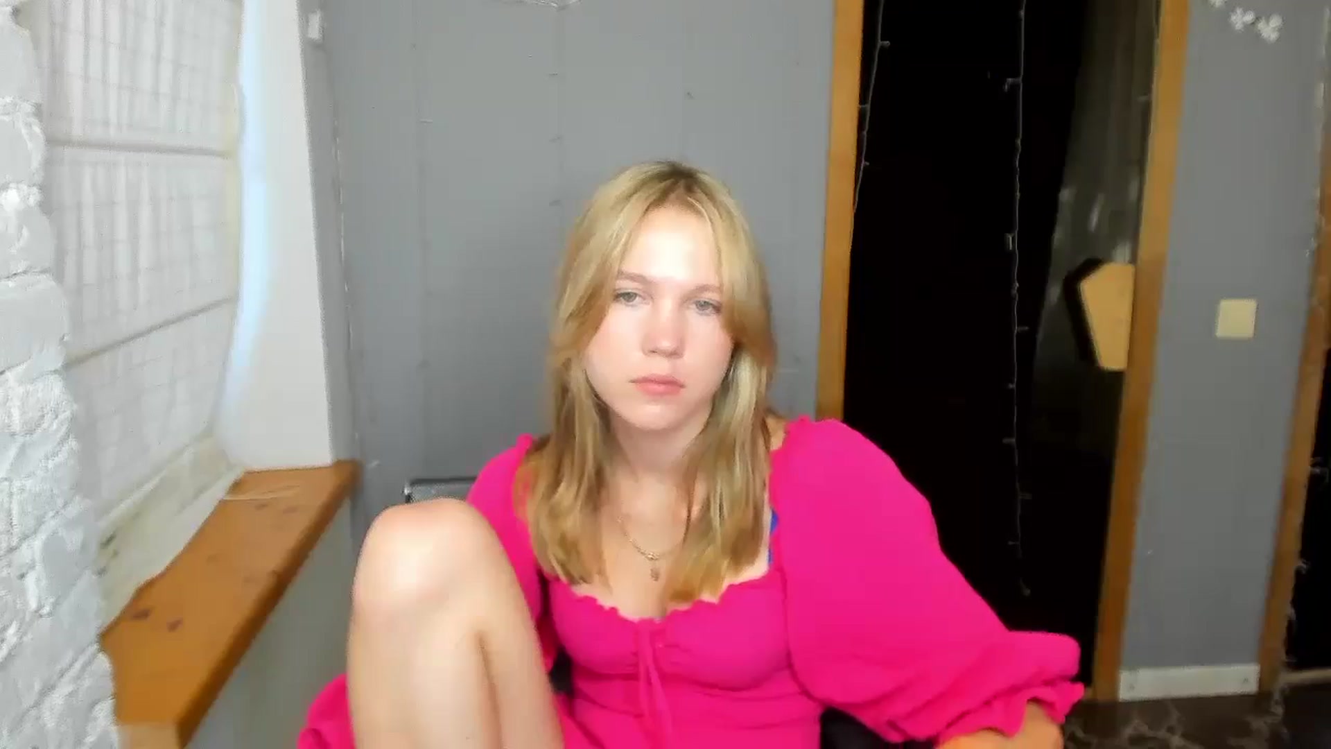 Gallery image thumbnail from Kate_Lewiss's myfreecams stream on, 08/25/2024, 07:10 image 18 of 20