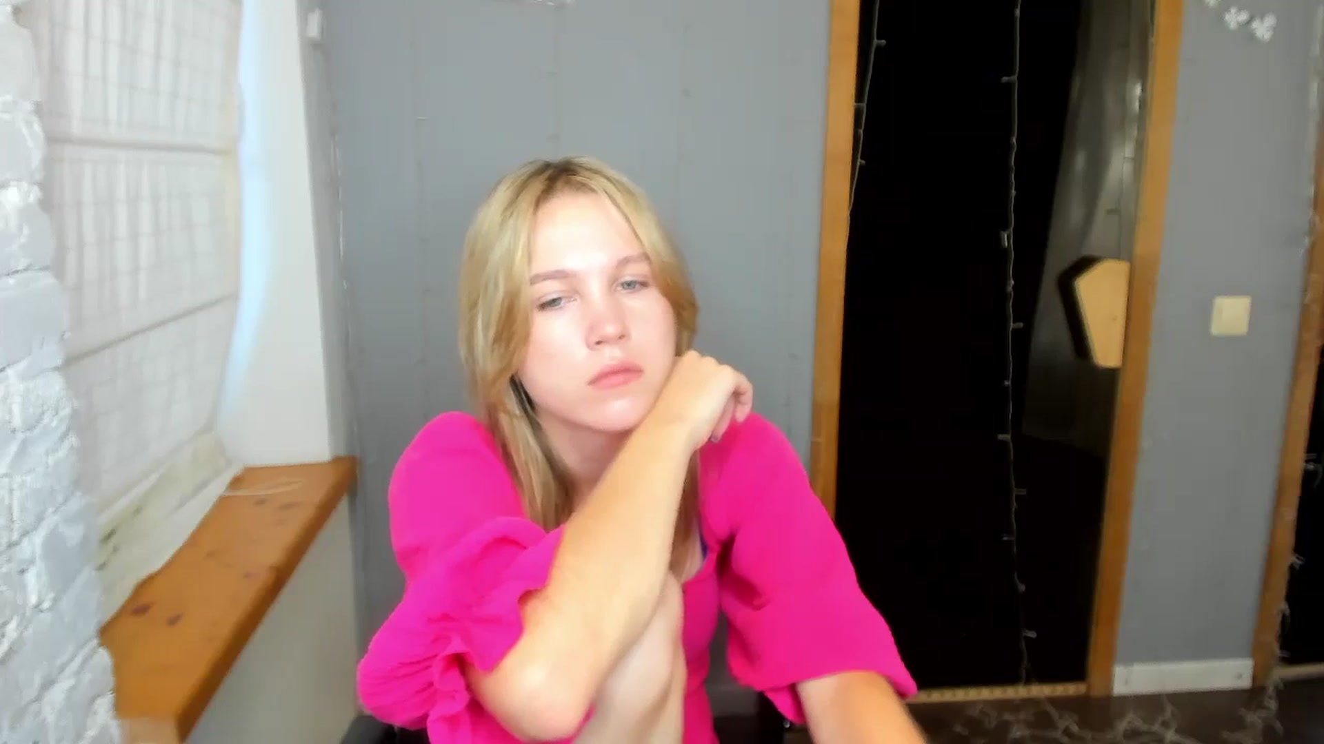 Gallery image thumbnail from Kate_Lewiss's myfreecams stream on, 08/25/2024, 07:10 image 3 of 20