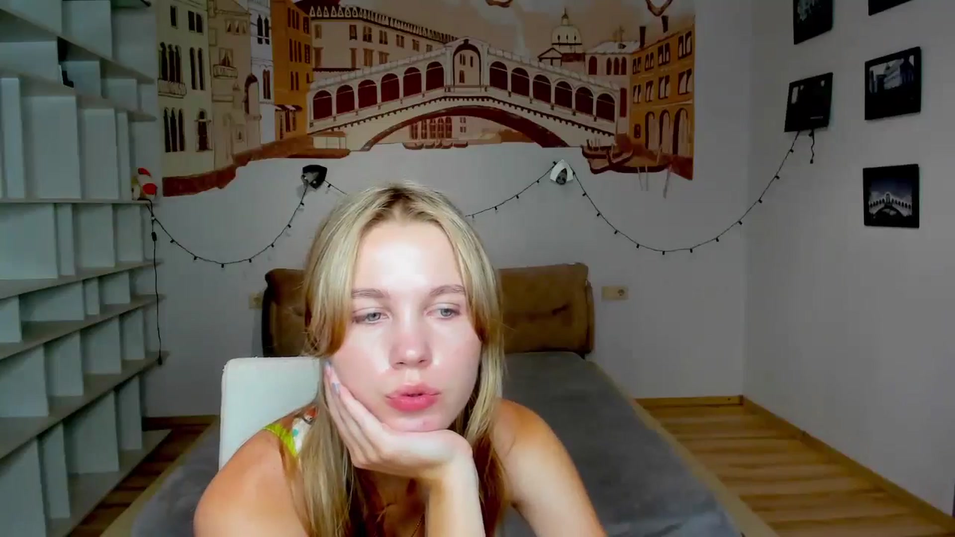 Gallery image thumbnail from Kate_Lewiss's myfreecams stream on, 08/28/2024, 07:47 image 14 of 20