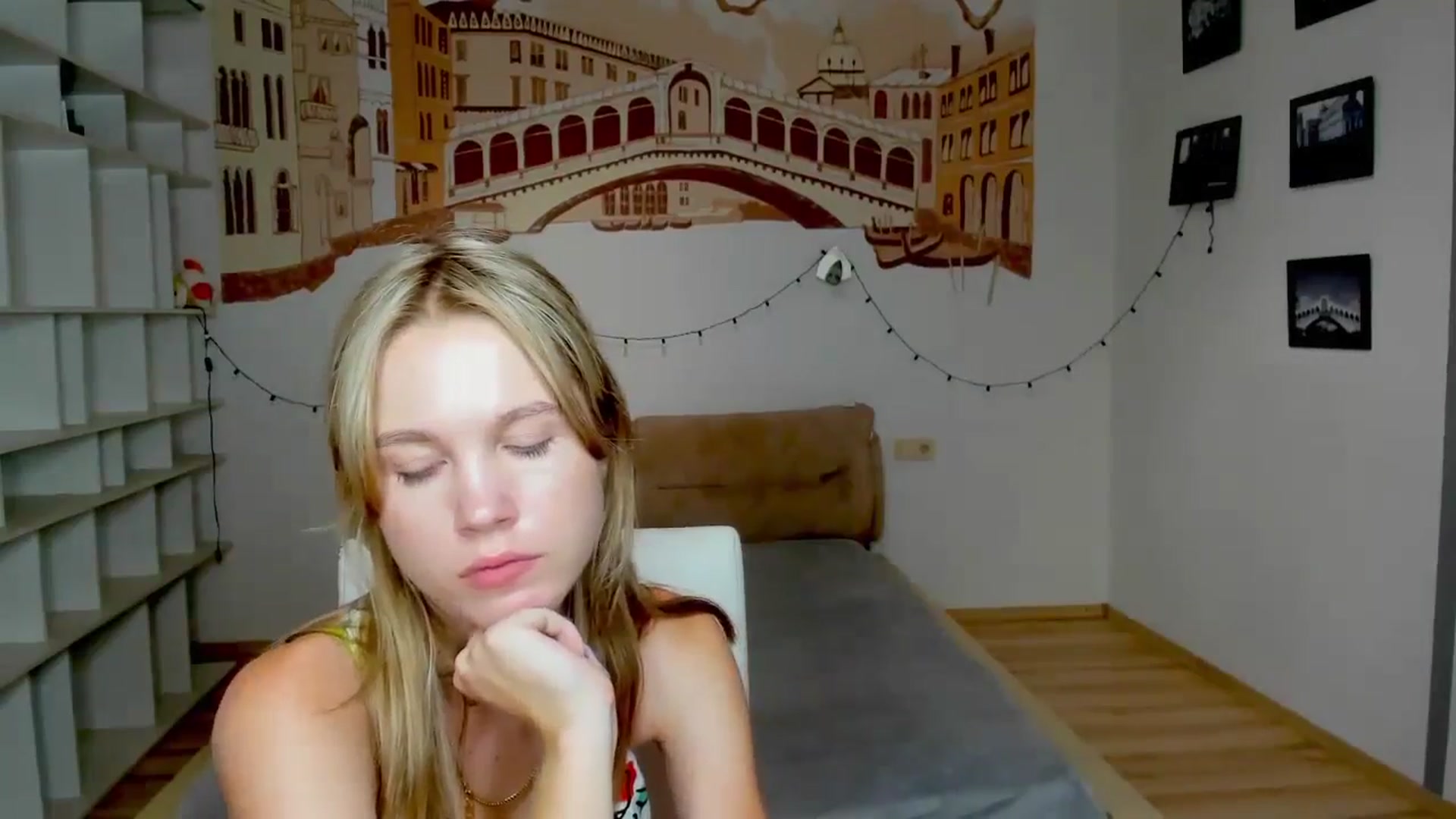 Gallery image thumbnail from Kate_Lewiss's myfreecams stream on, 08/28/2024, 11:06 image 3 of 20
