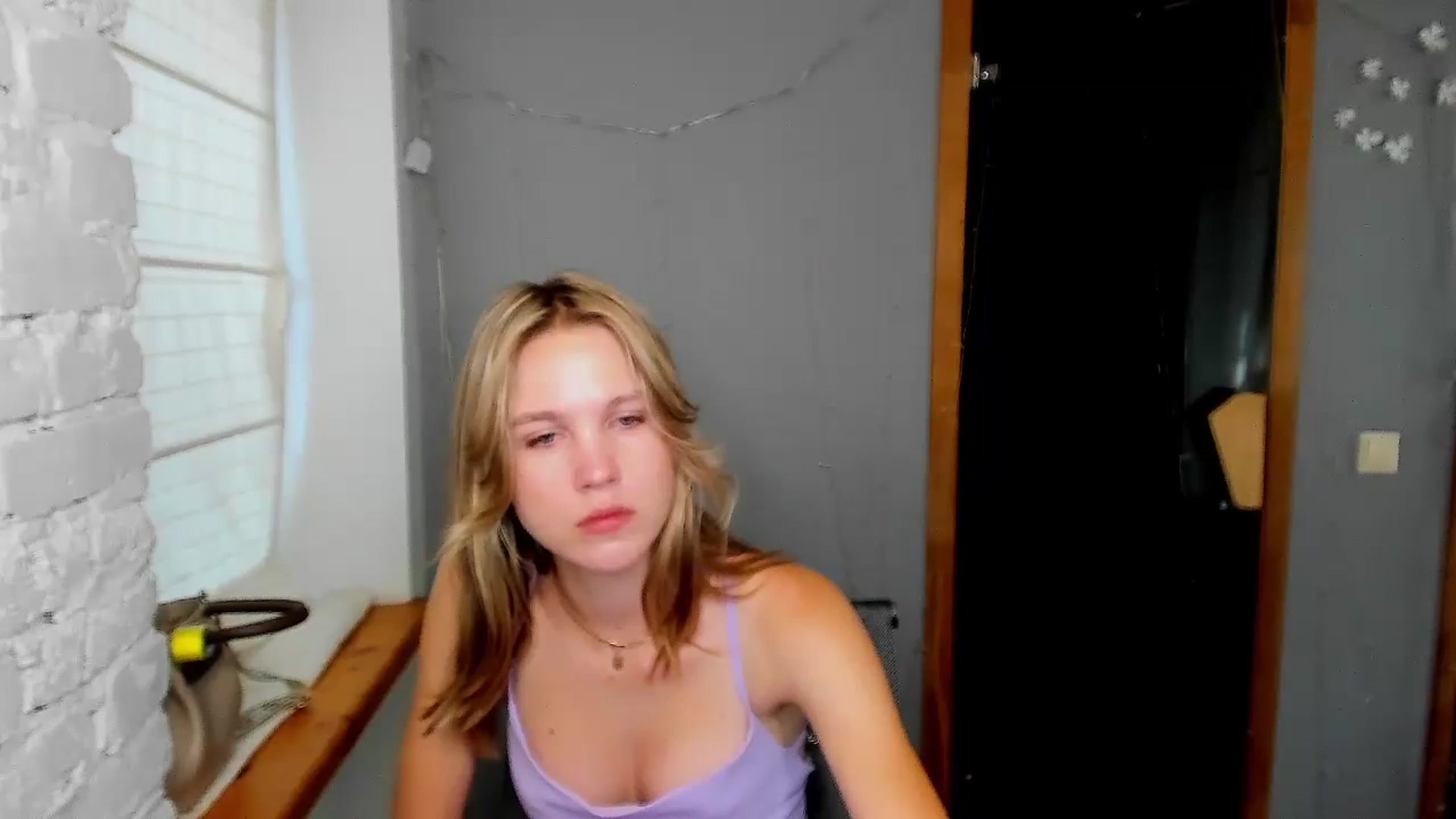 Gallery image thumbnail from Kate_Lewiss's myfreecams stream on, 08/29/2024, 07:05 image 19 of 20