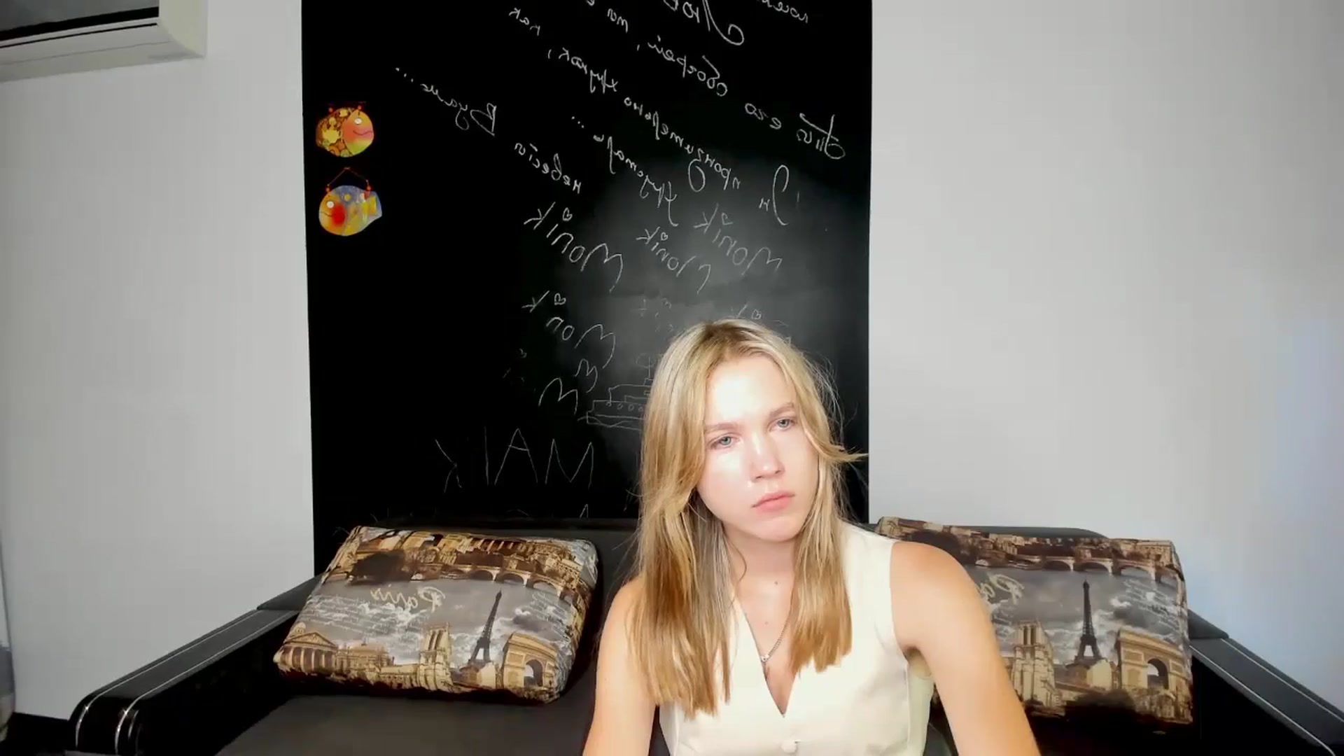 Gallery image thumbnail from Kate_Lewiss's myfreecams stream on, 09/02/2024, 11:04 image 16 of 20