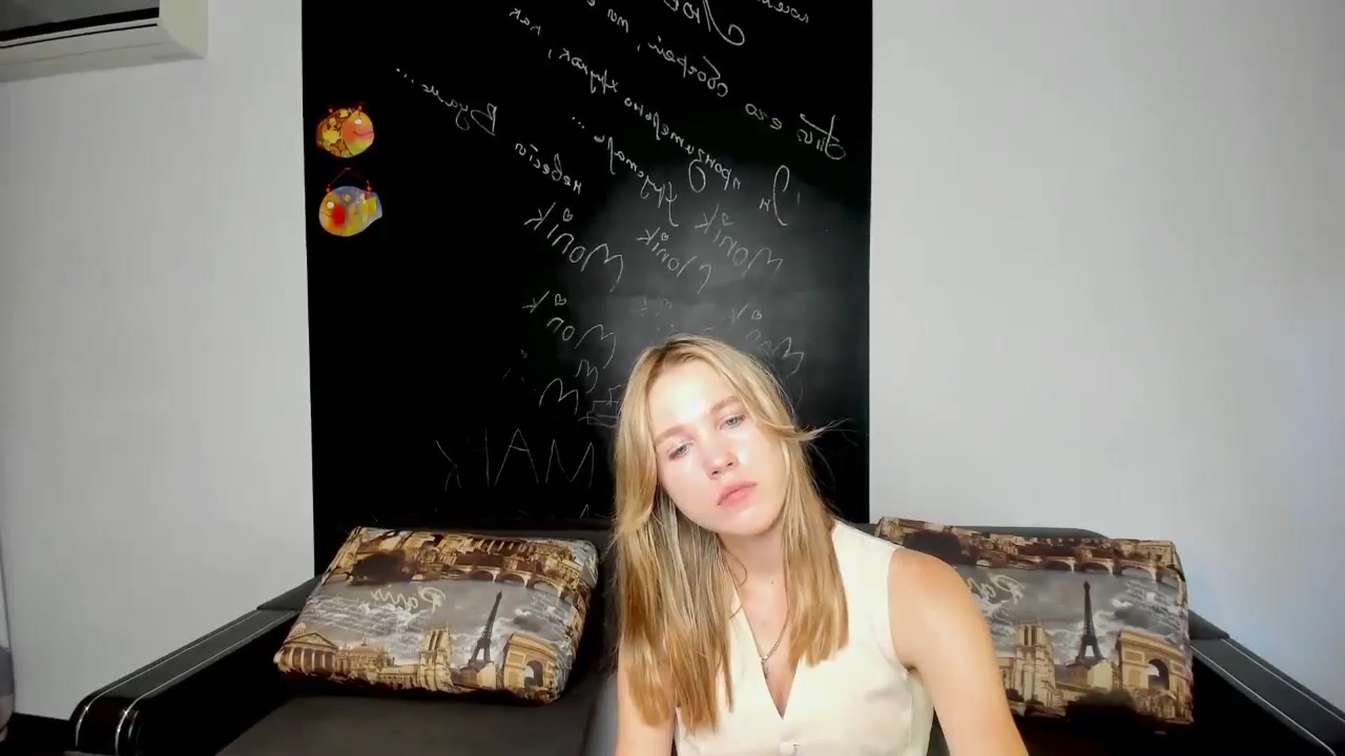 Gallery image thumbnail from Kate_Lewiss's myfreecams stream on, 09/02/2024, 11:04 image 19 of 20
